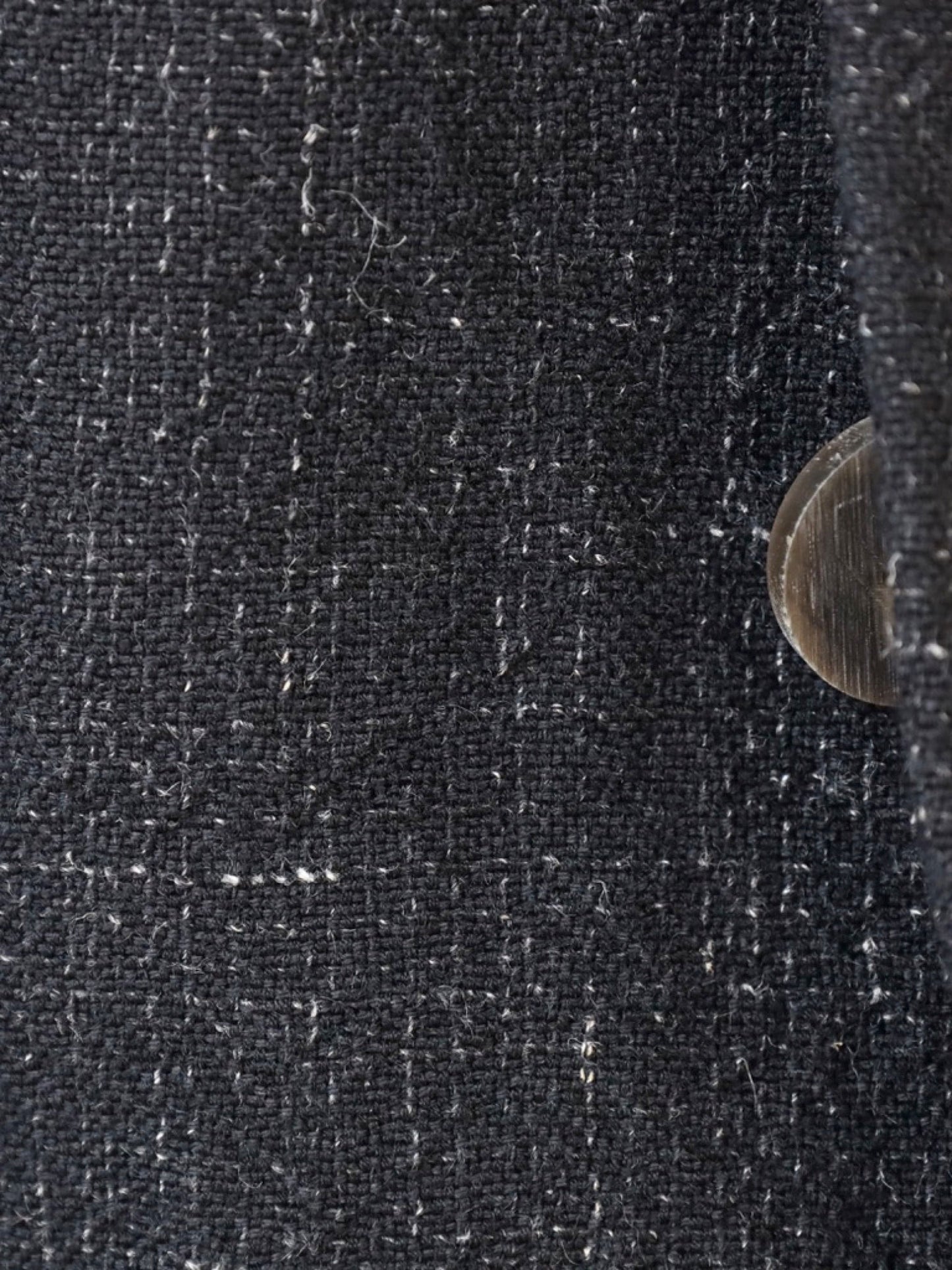 calmlence-triple-pleated-wide-tapered-trouser-blk-3