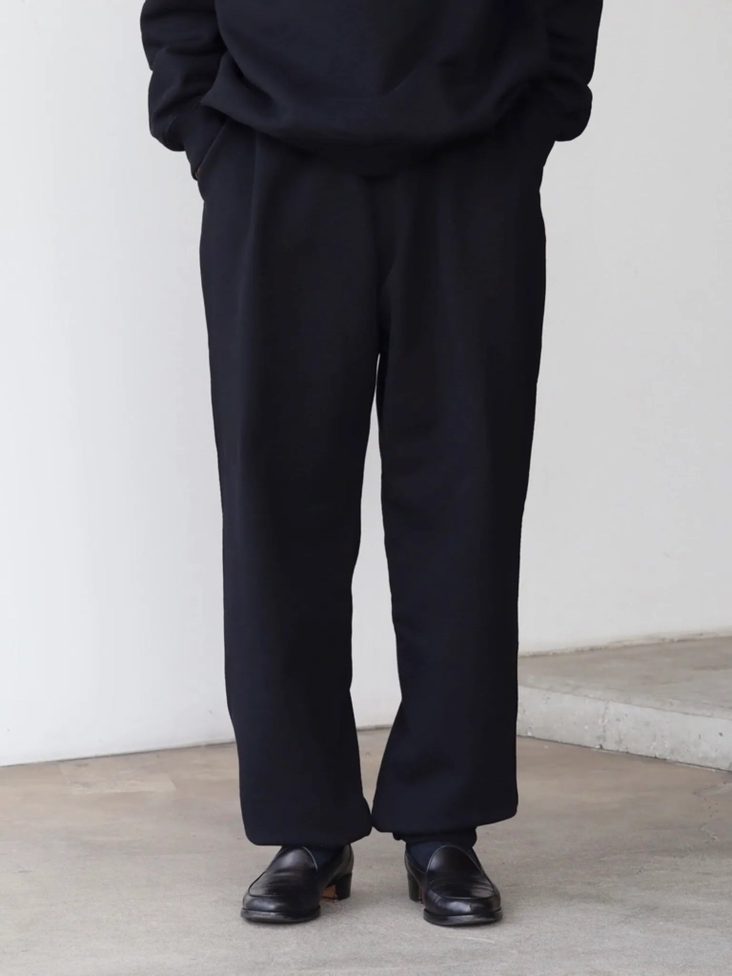 comoli-コットン裏毛-パンツ-black-1