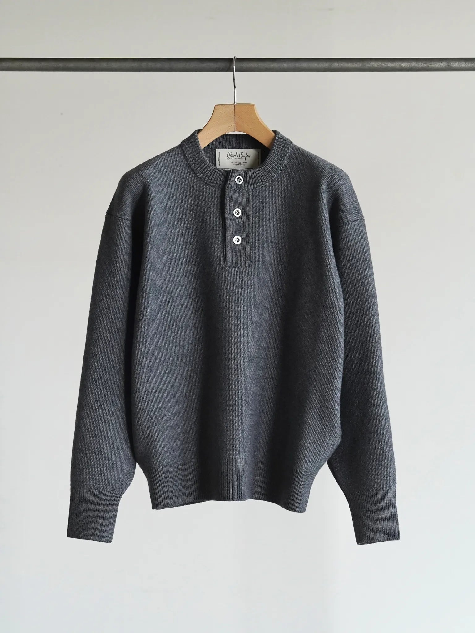 Olde H&Daughter BASIC WOOL V P/O / BK093 Olde H & Daughter WOOL