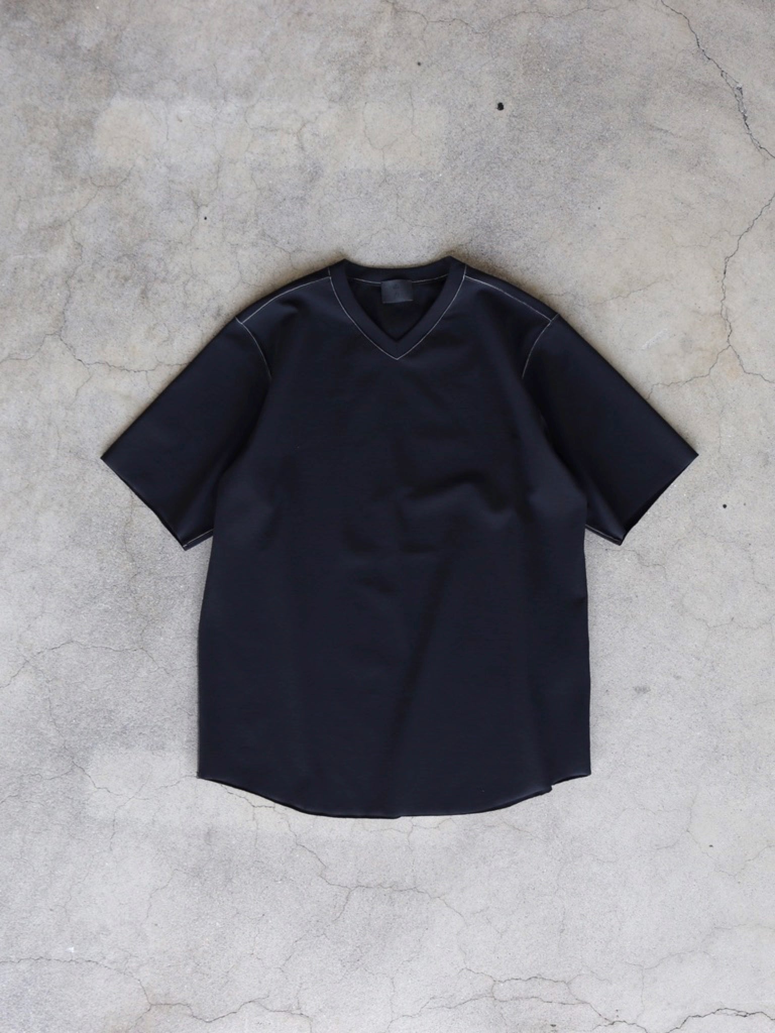 山内 | 強撚フリーカットポンチ・Tシャツ・Vネック black
