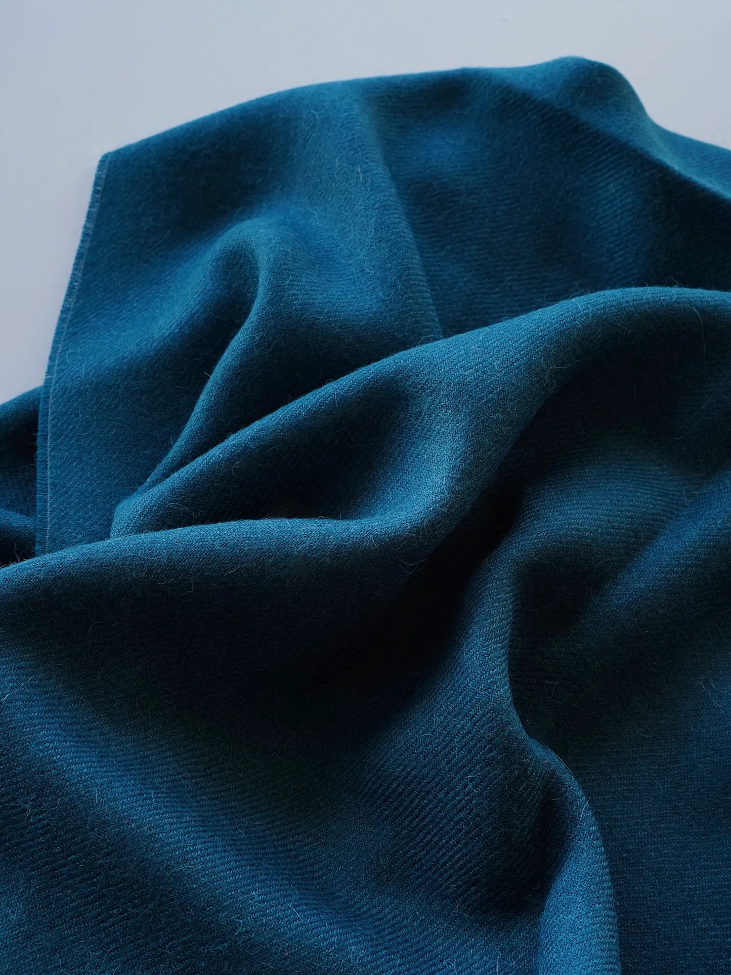 THE INOUE BROTHERS | Non Brushed Large Stole Twisted Fringes Teal