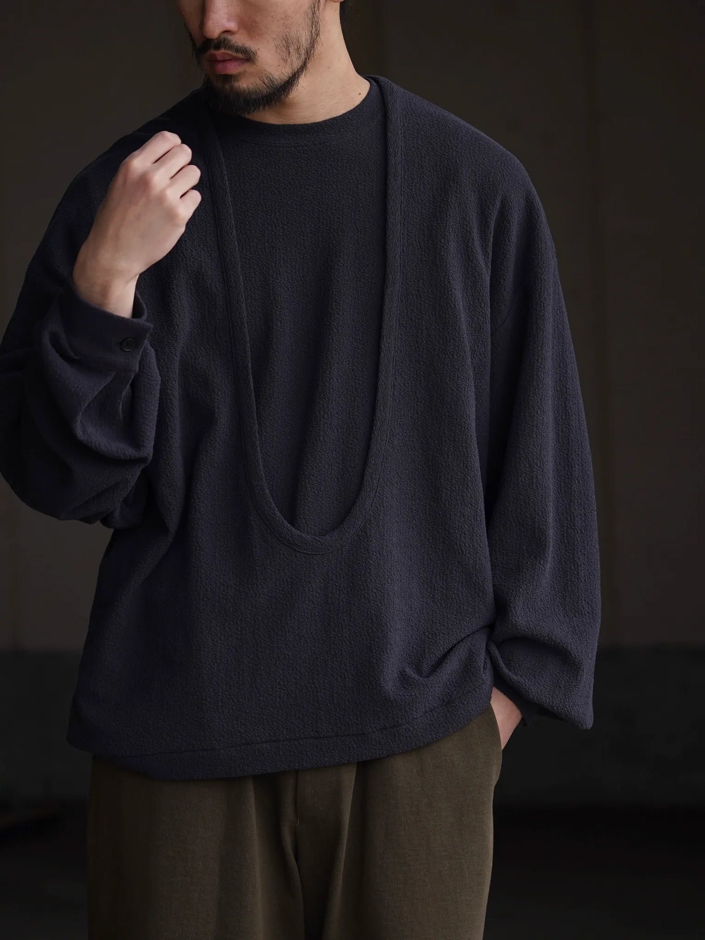 nonnotte-drape-u-pullover-with-cuff-sleeve-inkshade-8