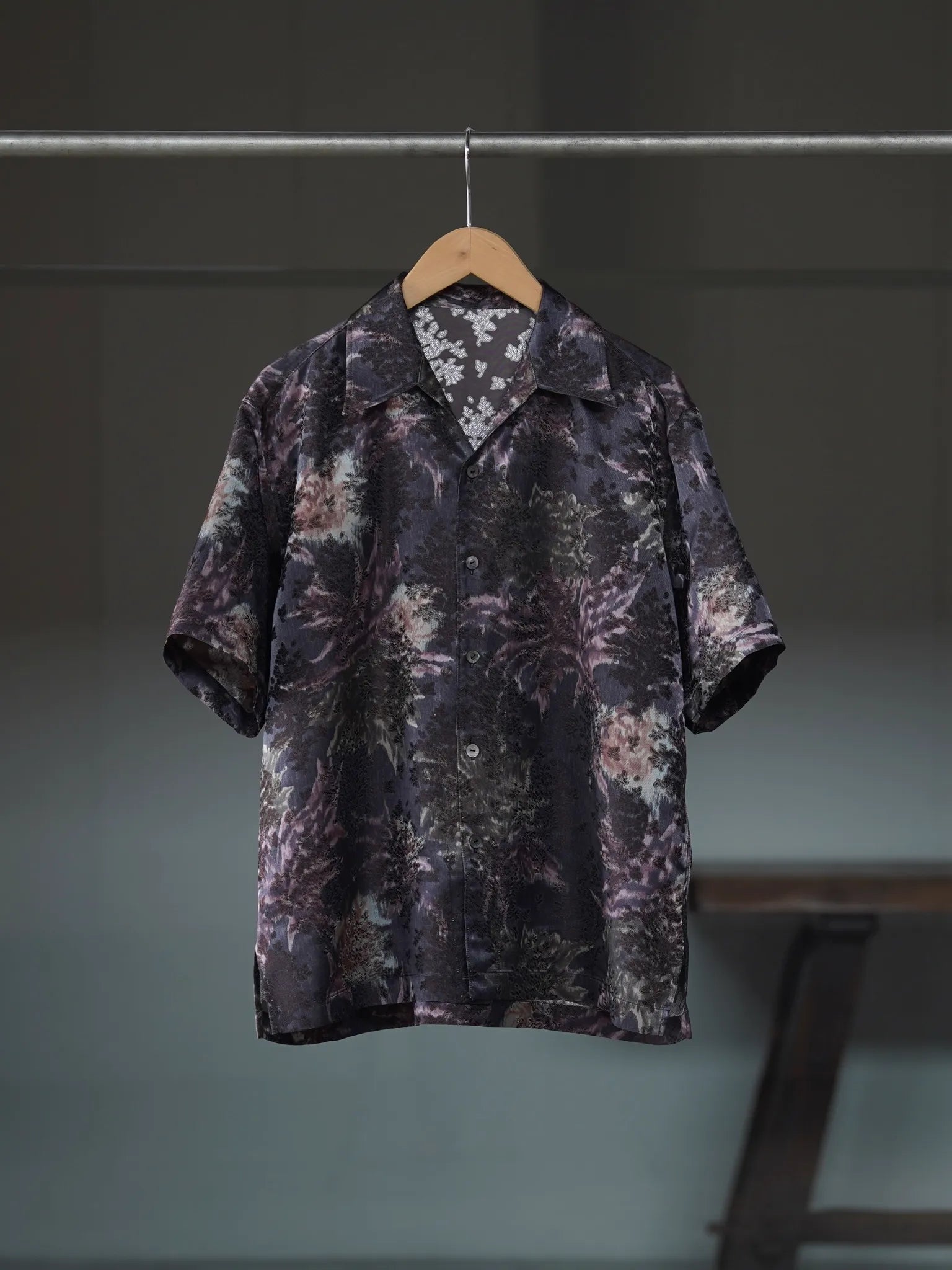 IRENISA OPEN COLLAR SHORT-SLEEVE SHIRT NAVY BROWN | CASANOVA&CO