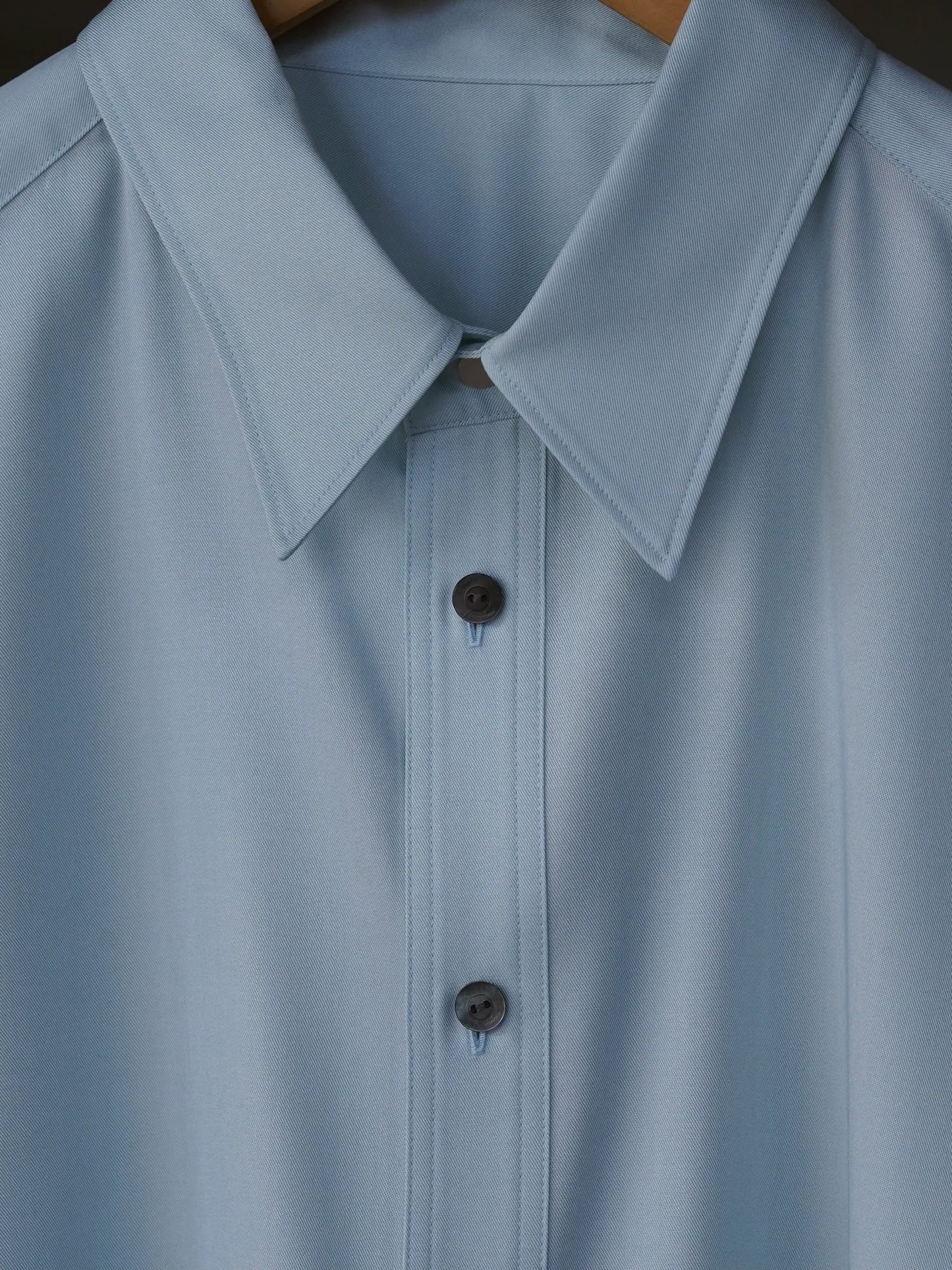 irenisa-regular-collar-shirt-light-sax-4