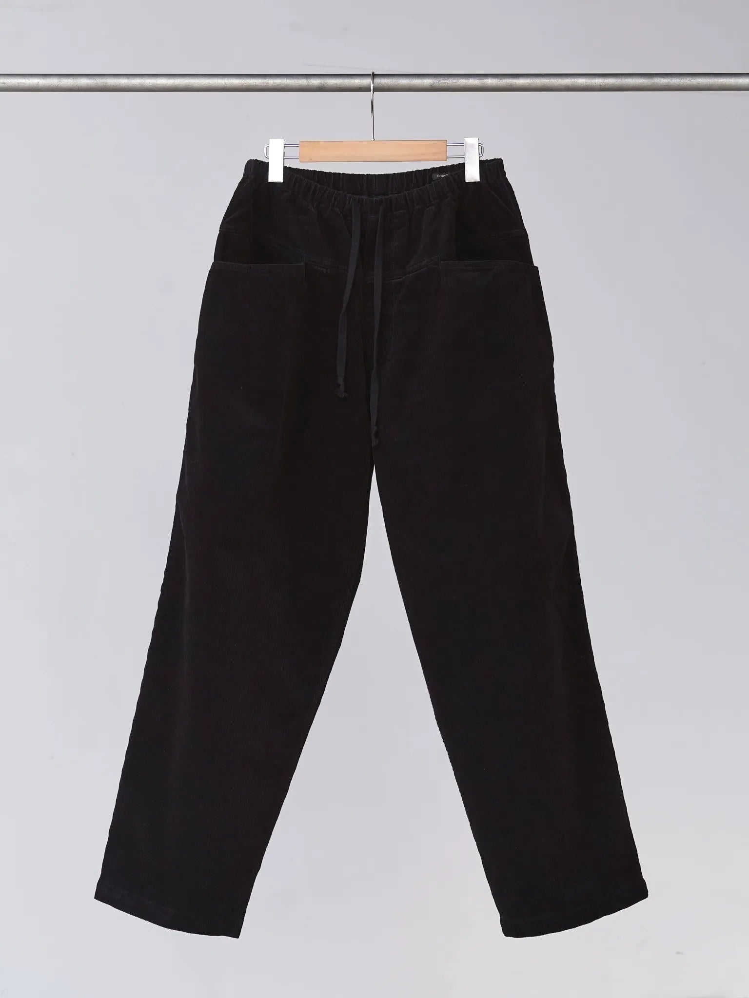 COMOLI コーデュロイ ドローストリングパンツ BLACK | CASANOVA&CO