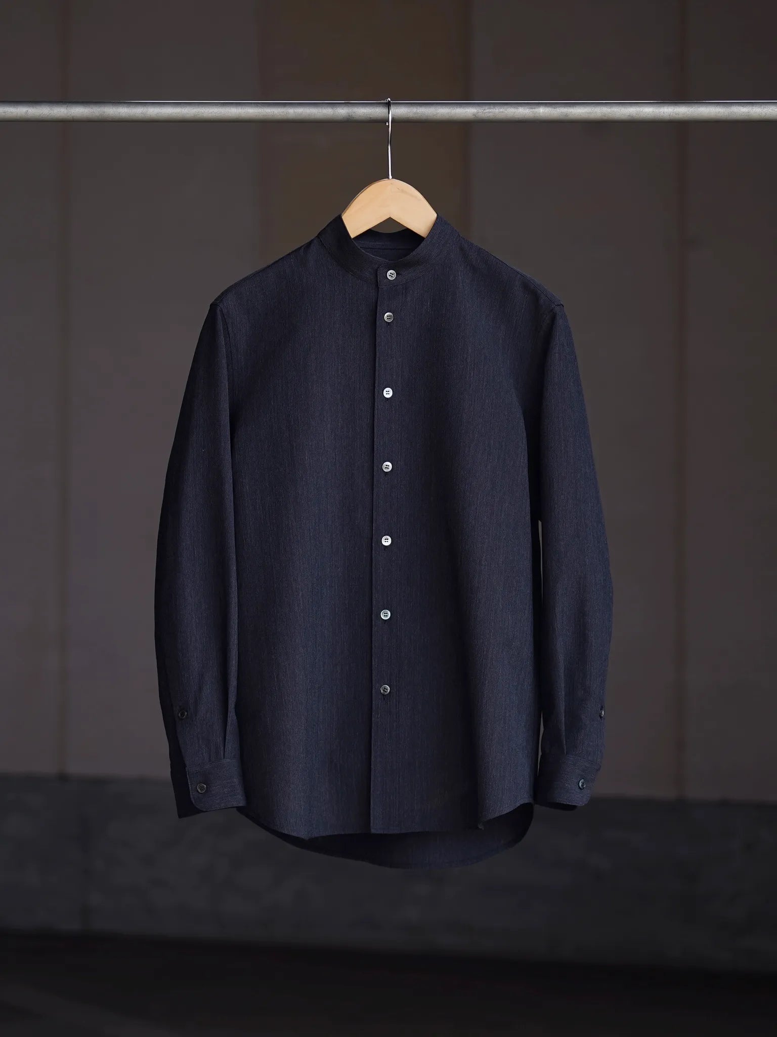 山内 ウール× 和紙・スタンダードシャツ charcoal black | CASANOVA&CO