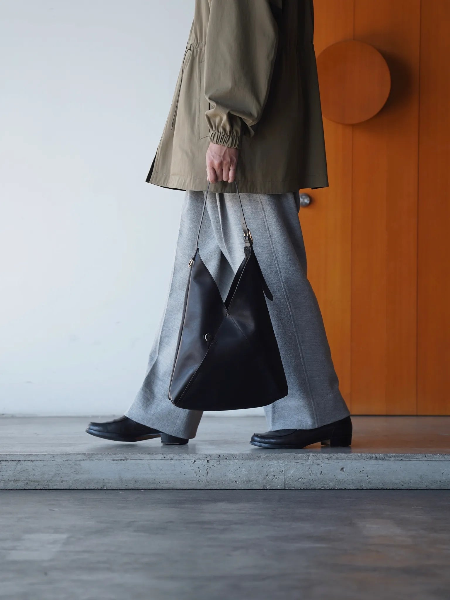Post Production Hobo Bag/Horse Wax Black | CASANOVA&CO (カサノヴァ