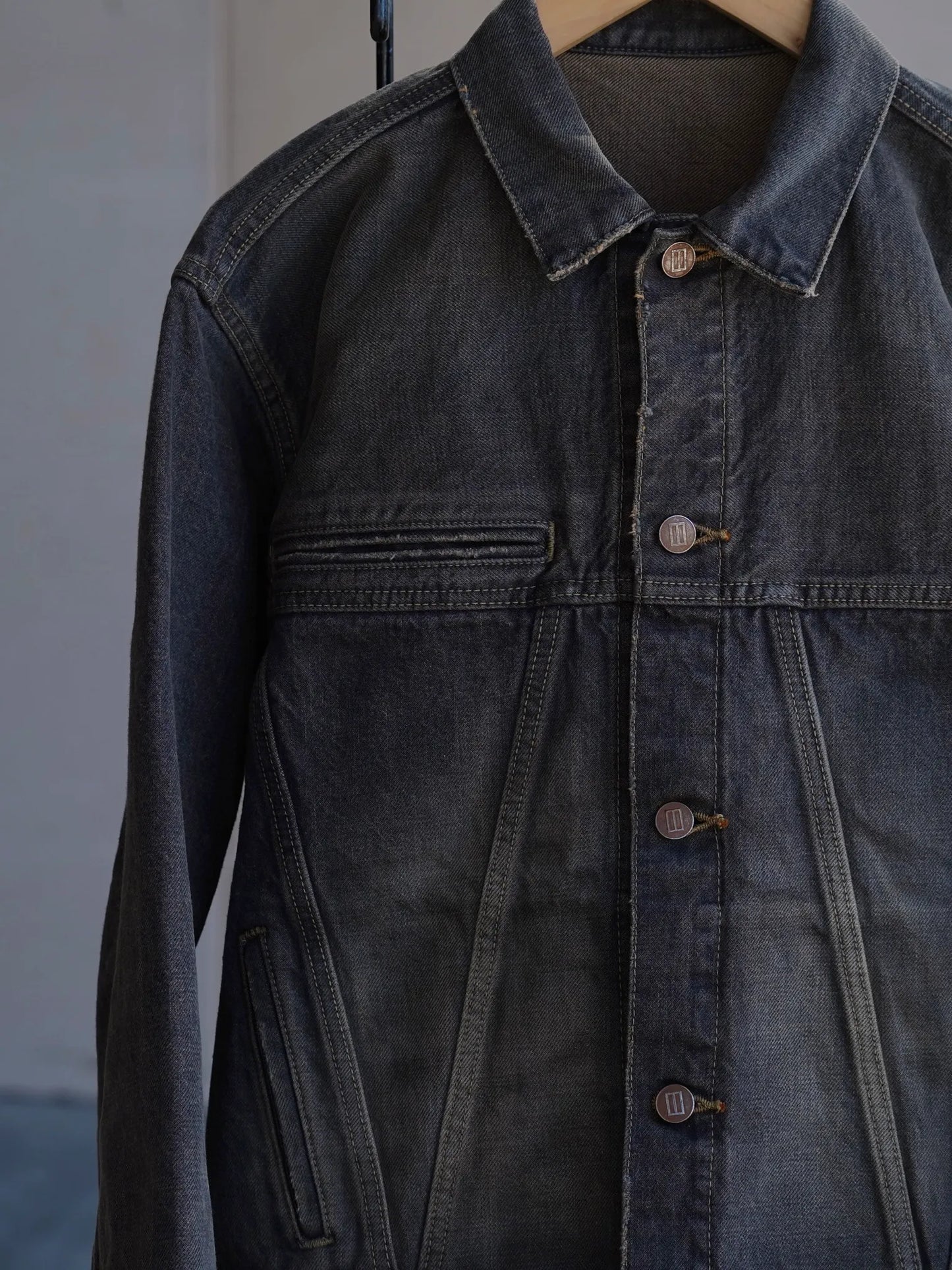 daisuke-tanabe-coffee-black-denim-jacket_dstryd-destroyed-9