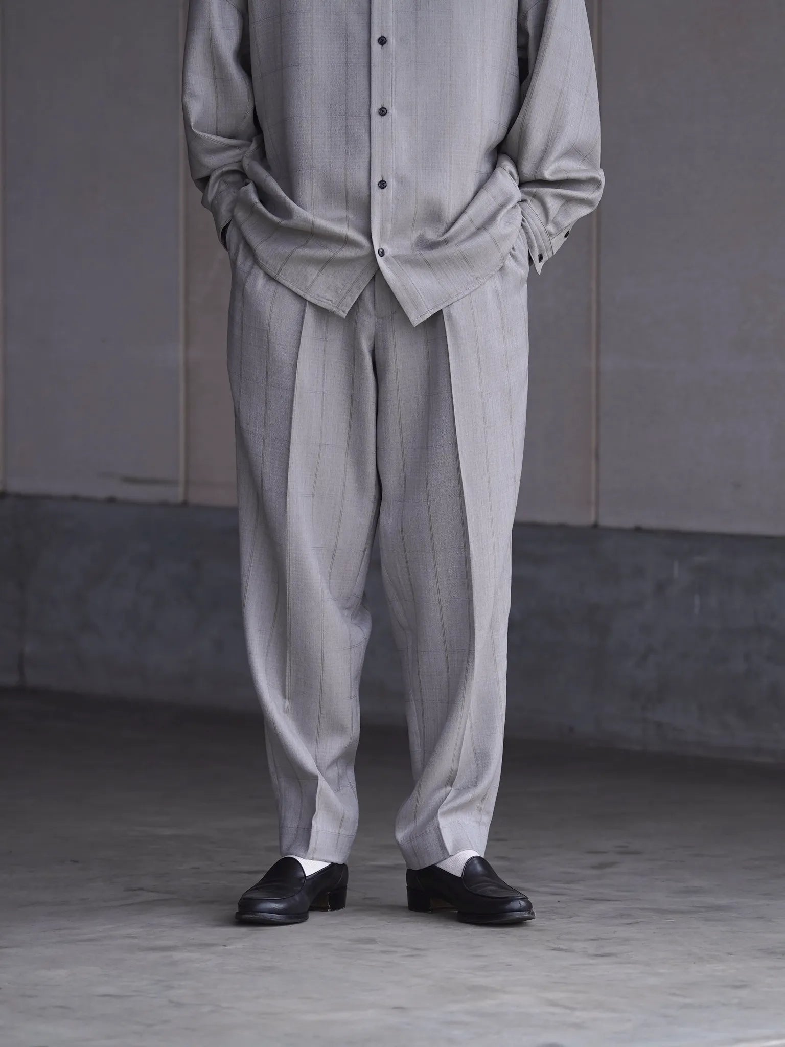 nonnotte 2-Tuck Wide Tapered Trousers Clay Mist | CASANOVA&CO