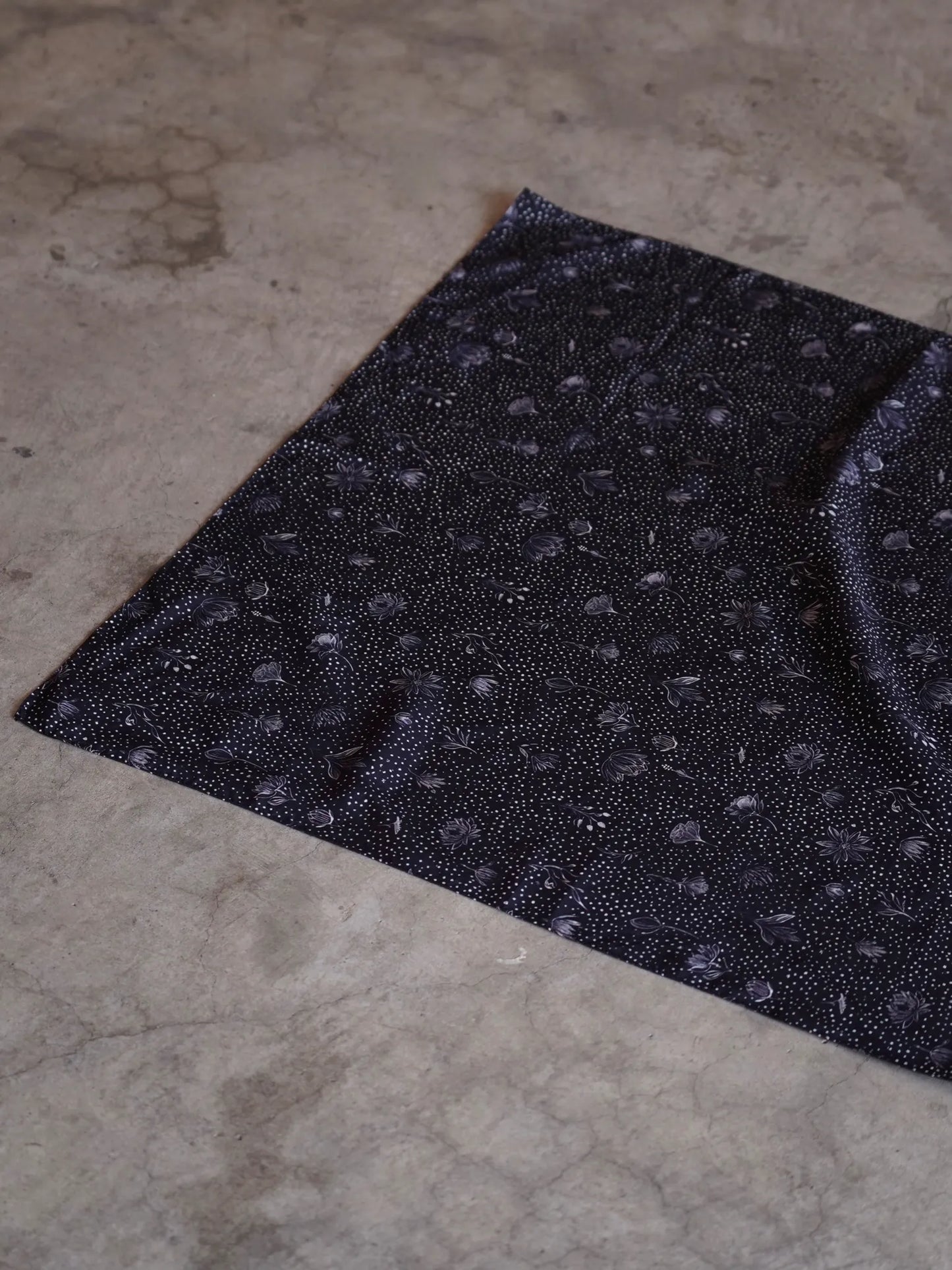 calmlence | SCARF BLK