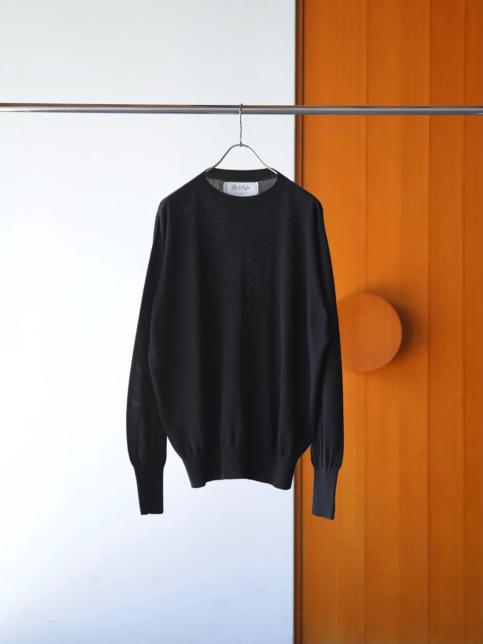 Olde H & Daughter SILK PLAIN STITCH CREW L/S BLACK | CASANOVA&CO