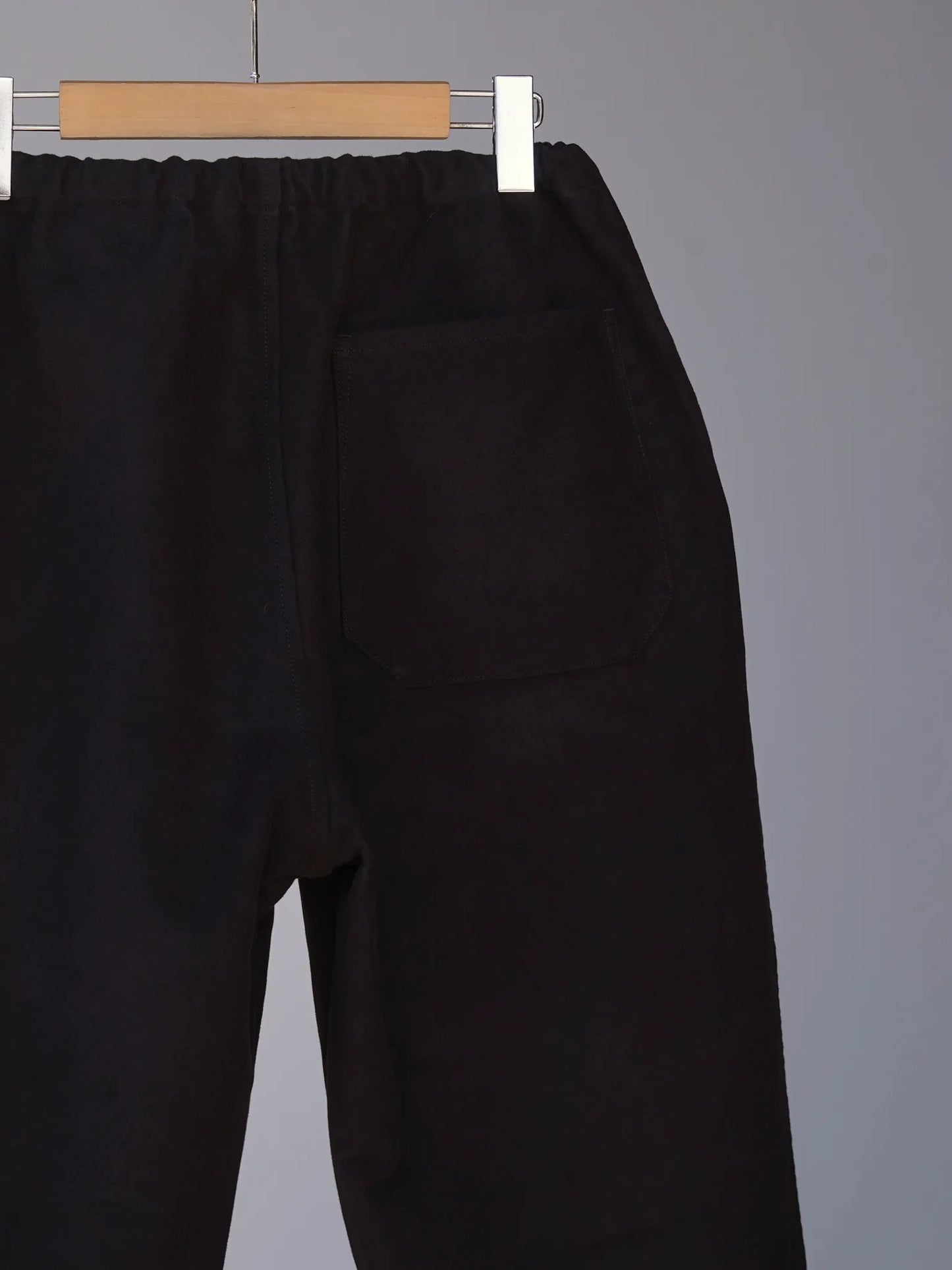 COMOLI | モールスキン ドローストリングパンツ BLACK
