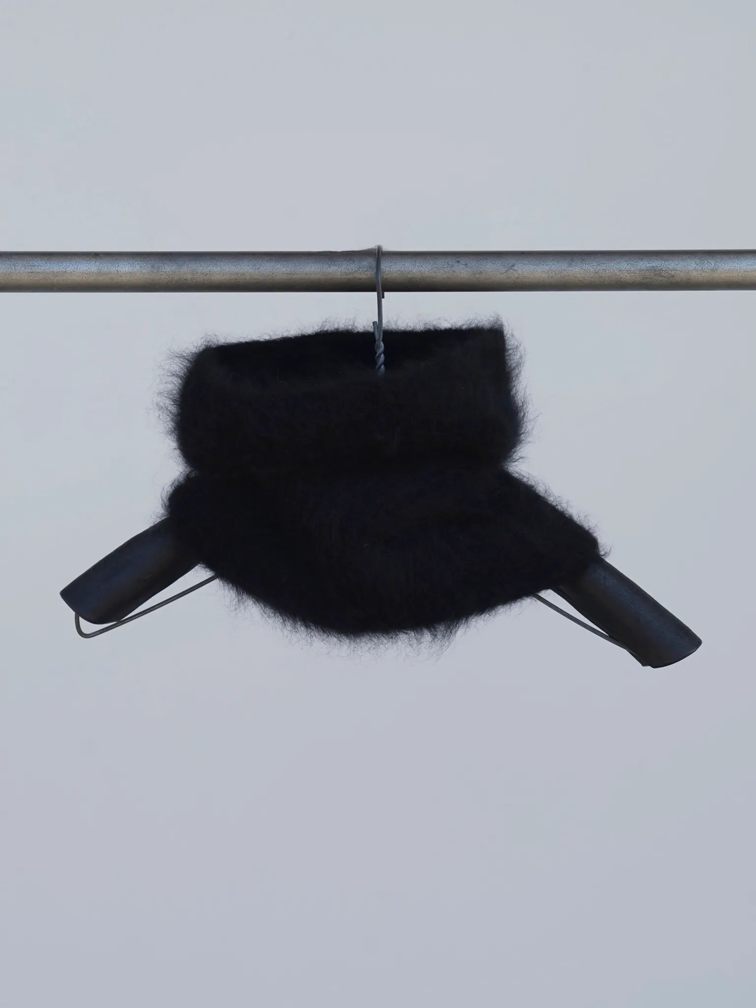COMOLI カシミヤファー ネックウォーマー BLACK | CASANOVA&CO COMOLI カシミヤファー ネックウォーマー BLACK | CASANOVA&CO