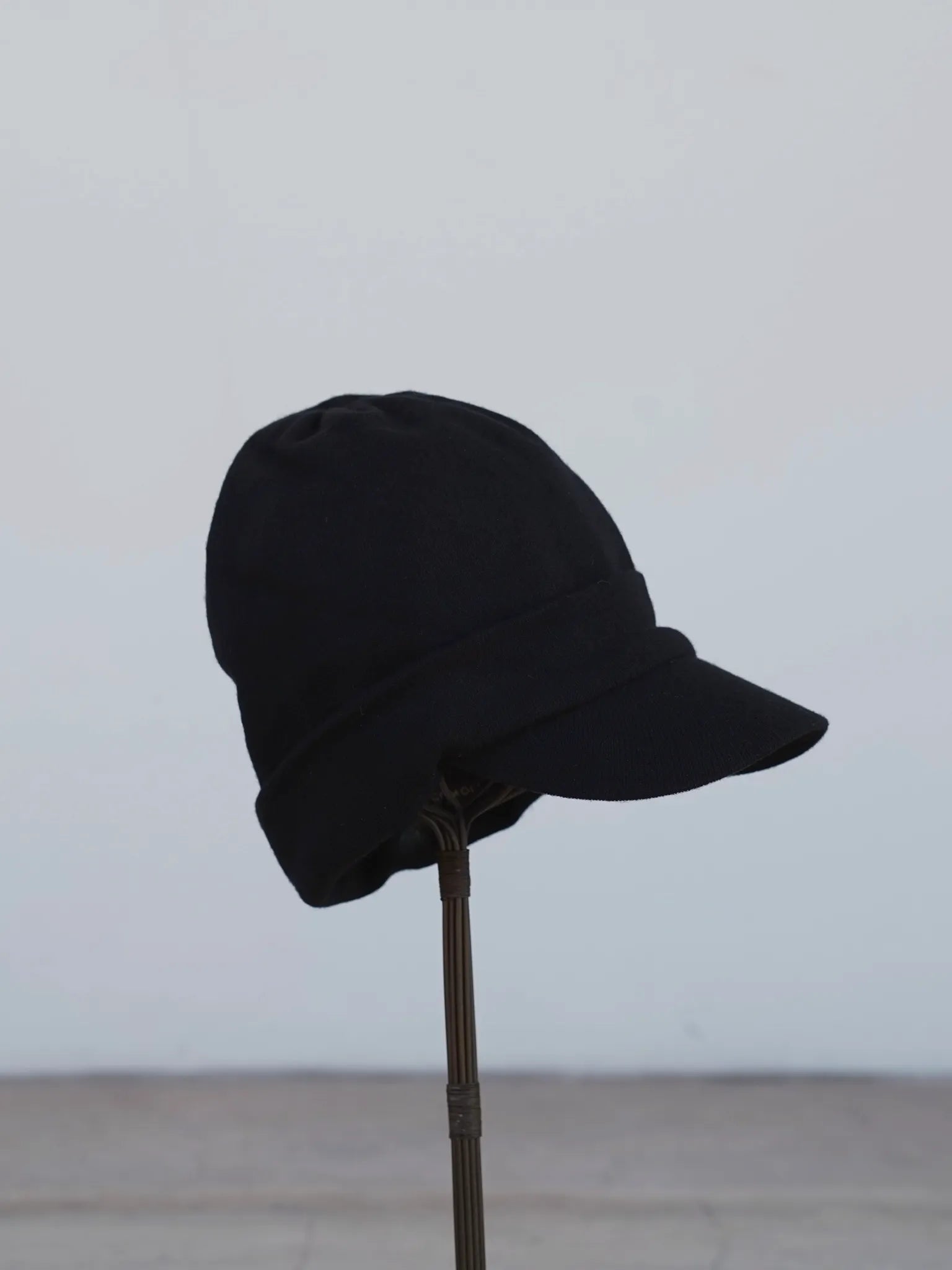COMOLI ウール ニットキャップ BLACK | CASANOVA&CO (カサノヴァアンド COMOLI ウール ニットキャップ BLACK | CASANOVA&CO (カサノヴァアンド