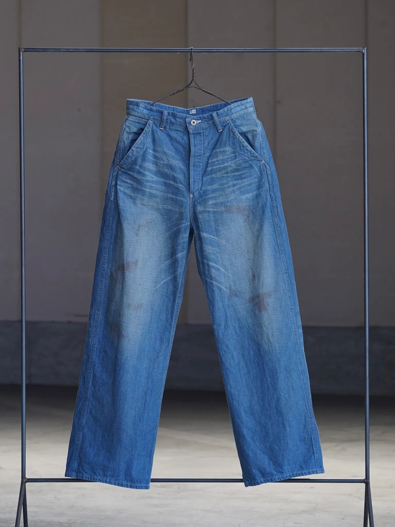 パンツ atlast&co DENIM PAINTER PANTS lot 218 atlast&co DENIM PAINTER PANTS lot 218 - メルカリ