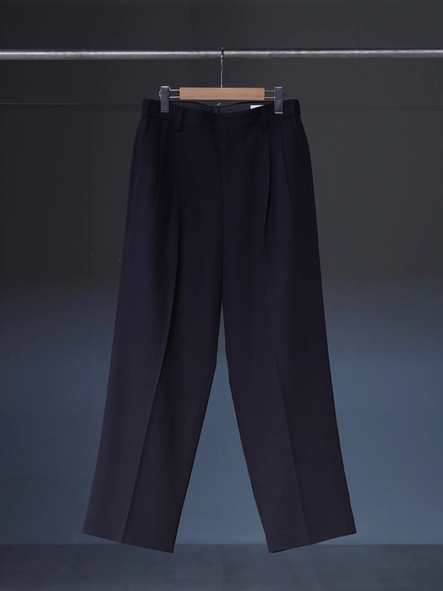 小鴉　2個 IRENISA TWO TUCKS WIDE TROUSERS DARK BROWN | CASANOVA&CO