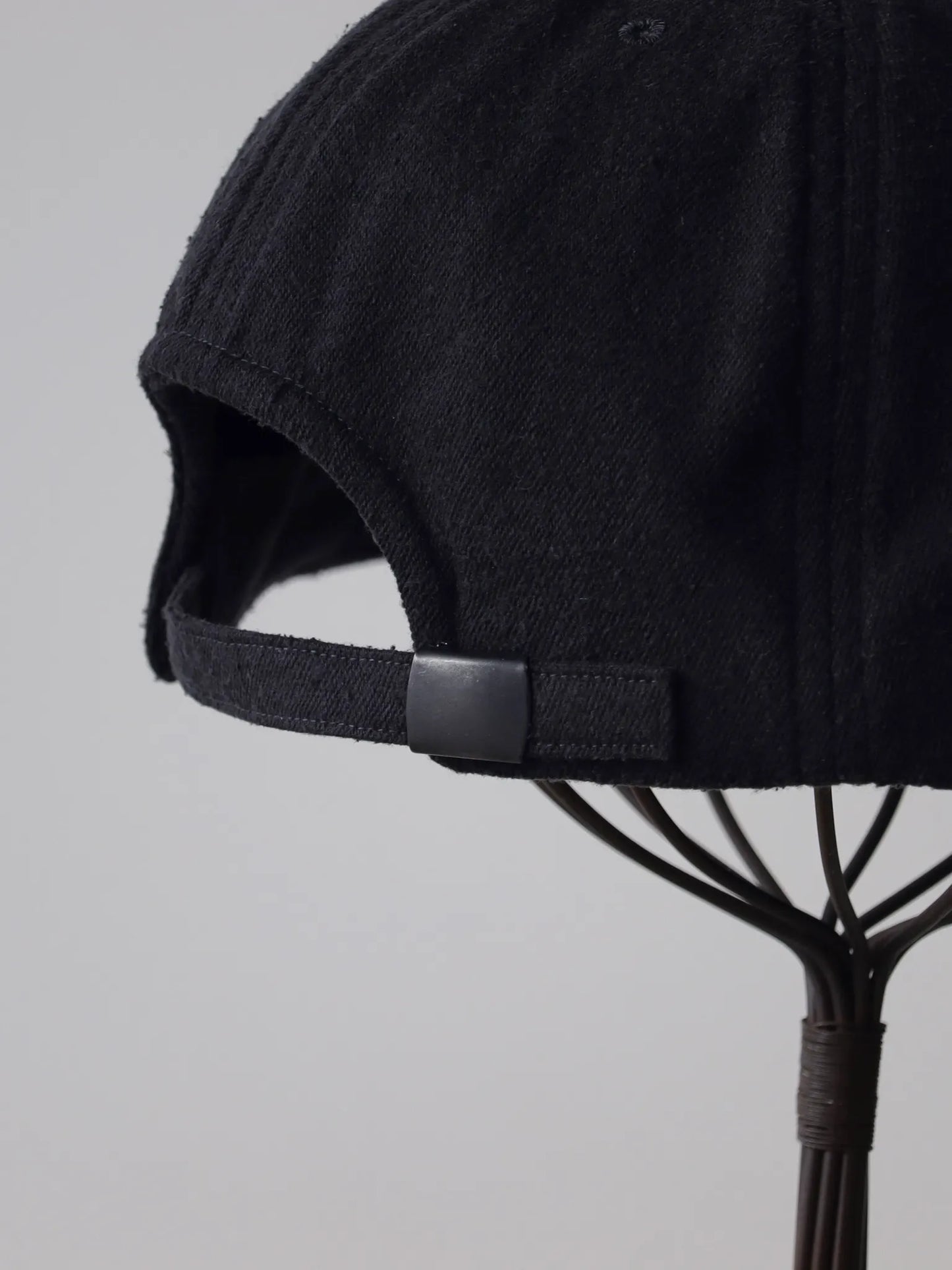 comoli-シルクネップ-キャップ-black-3