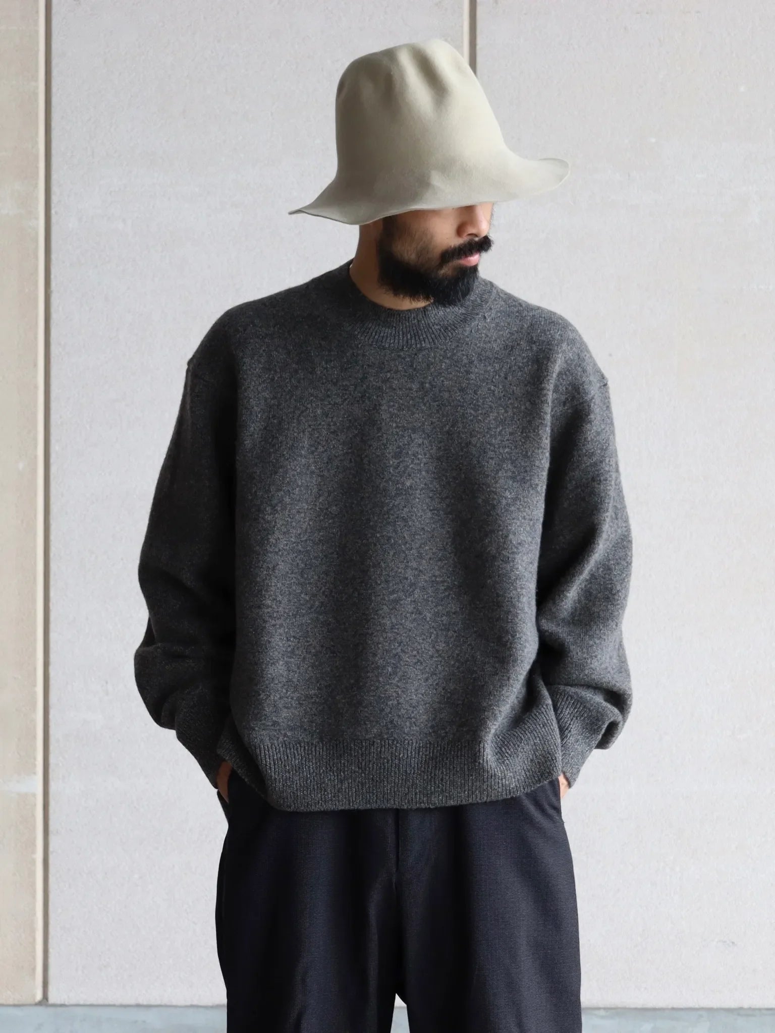 nonnotte SLIT CREW NECK PULLOVER GREY TOP×YAK NATURAL nonnotte SLIT CREW NECK PULLOVER GREY TOP×YAK NATURAL