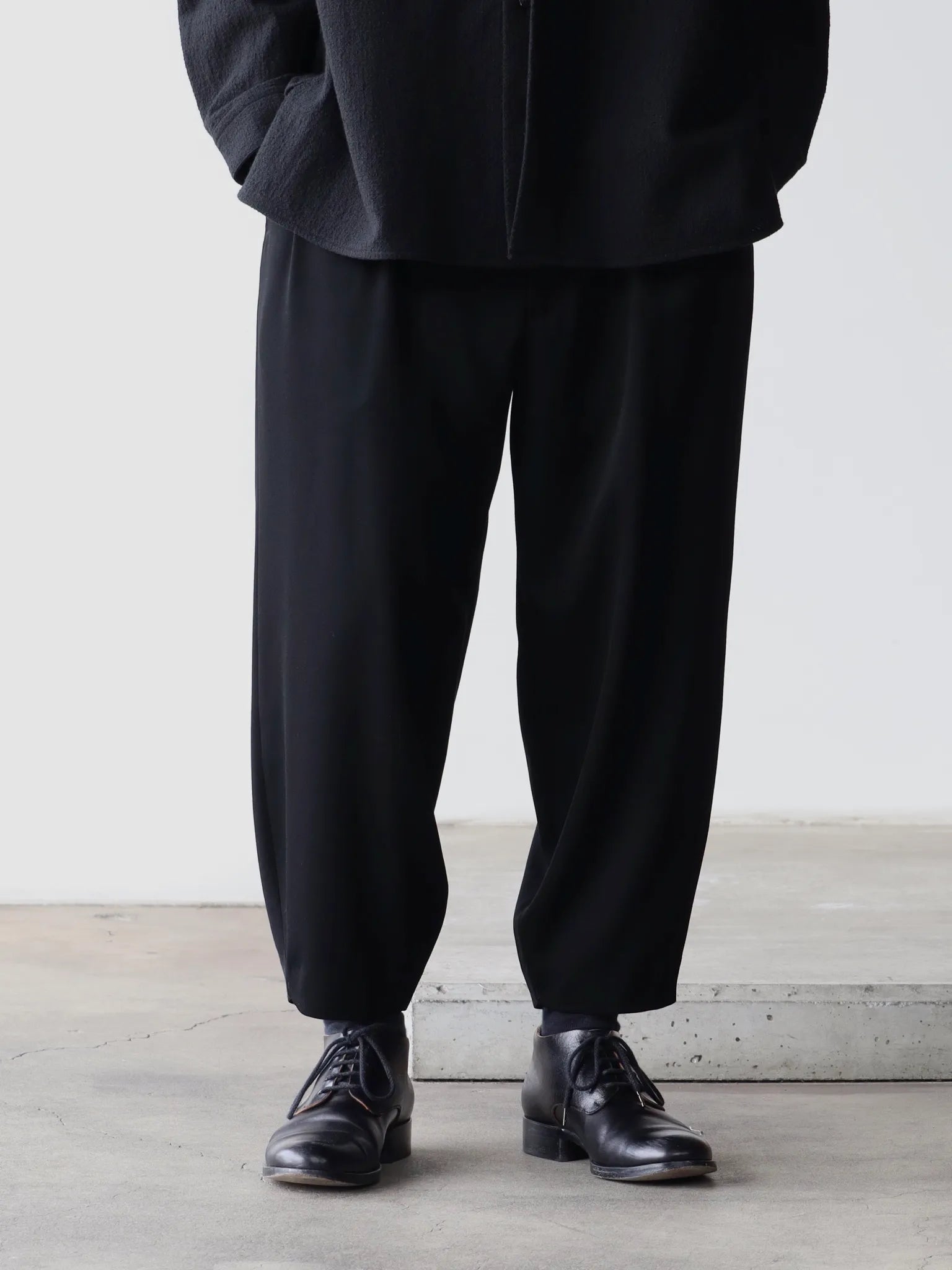 Graphpaper | Wool Doeskin Tapered Trousers BLACK