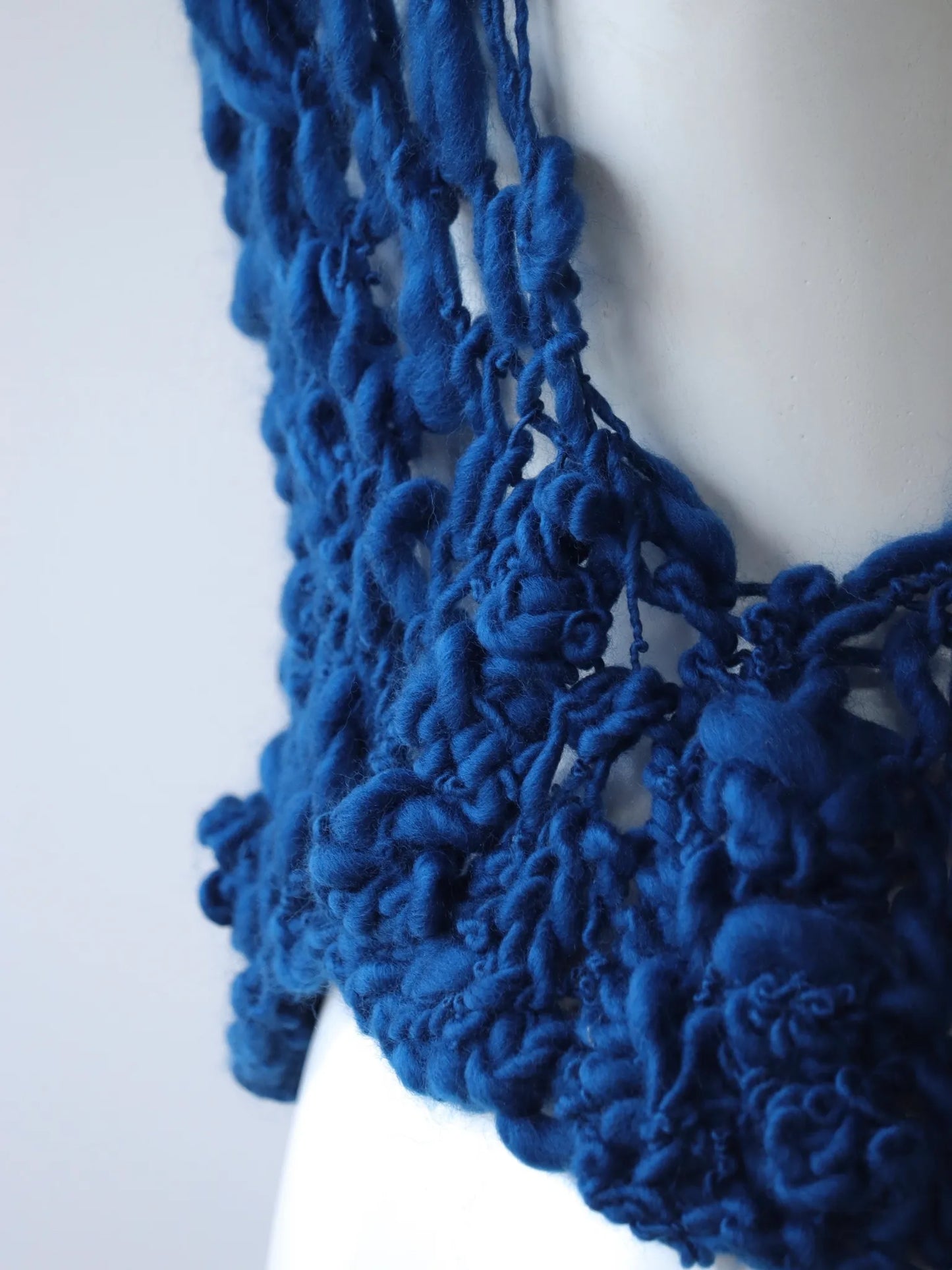 kakan-handspun-vest-d-blue-10