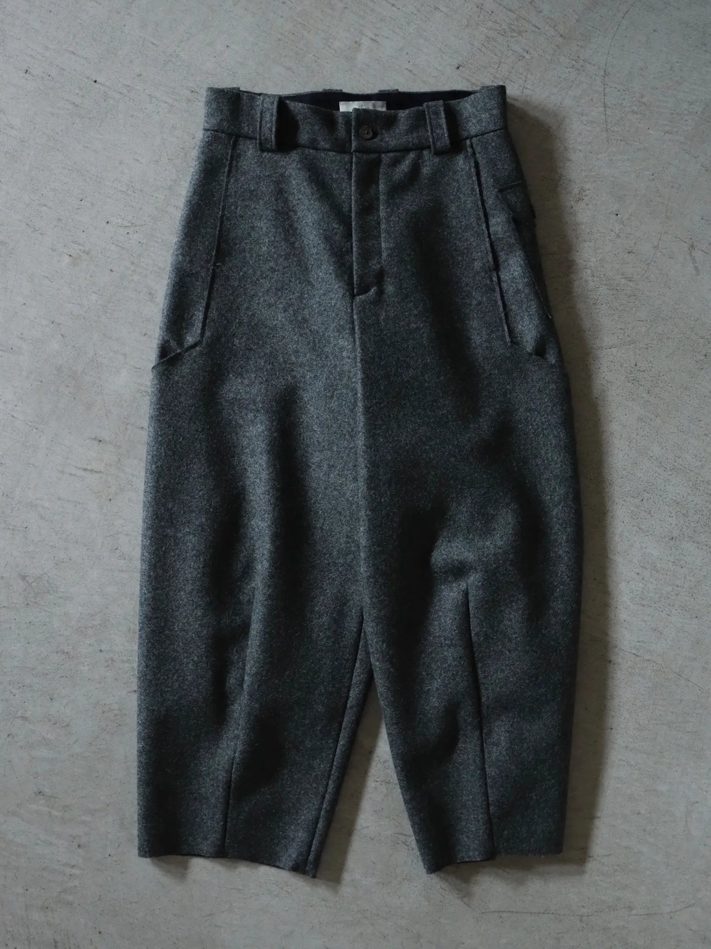 amachi-covered-baggy-mix-gray-1