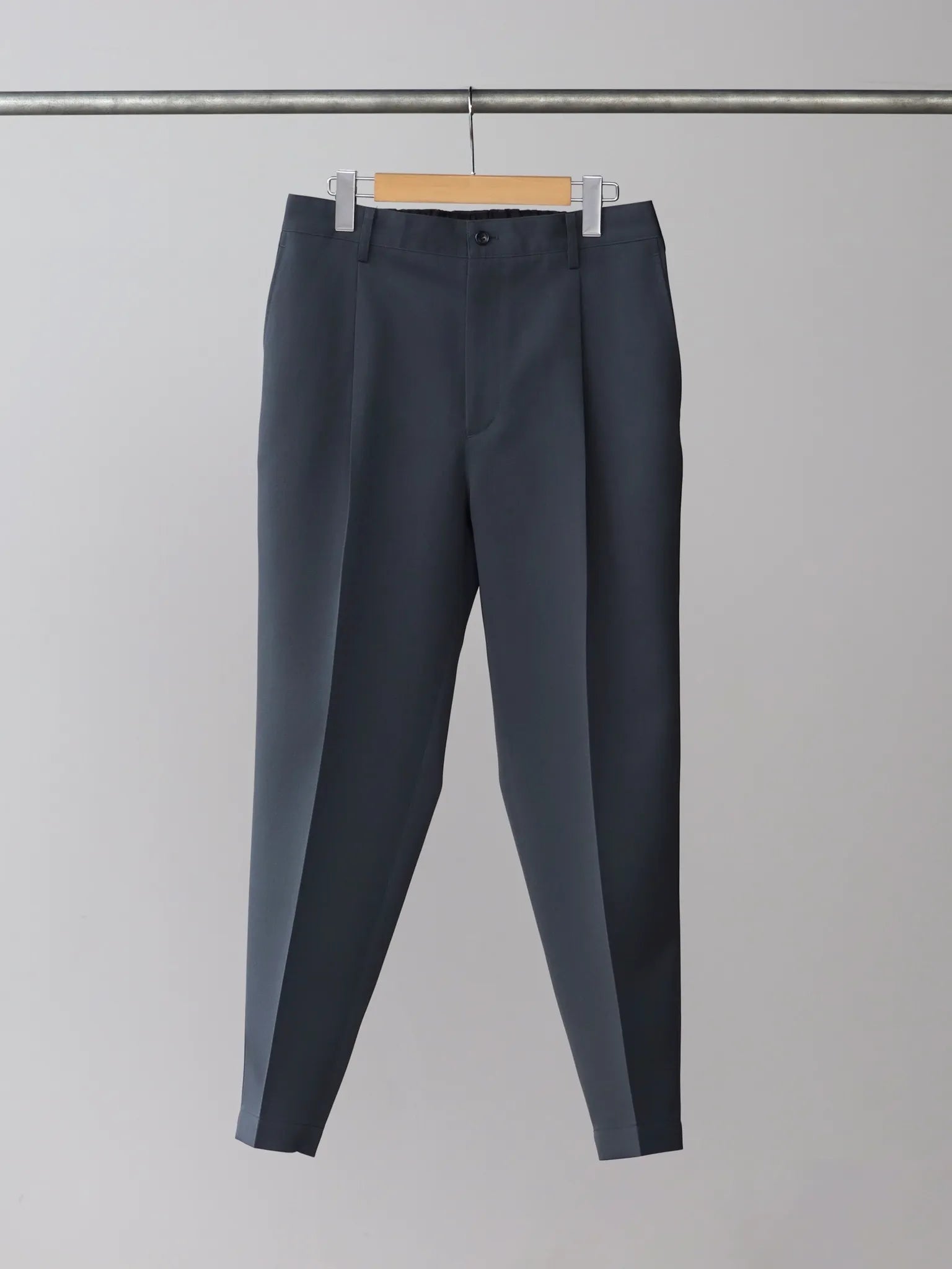 Graphpaper Scale Off Wool Tapered Trousers C.GRAY | CASANOVA&CO  (カサノヴァアンドコー) オンライン通販サイト