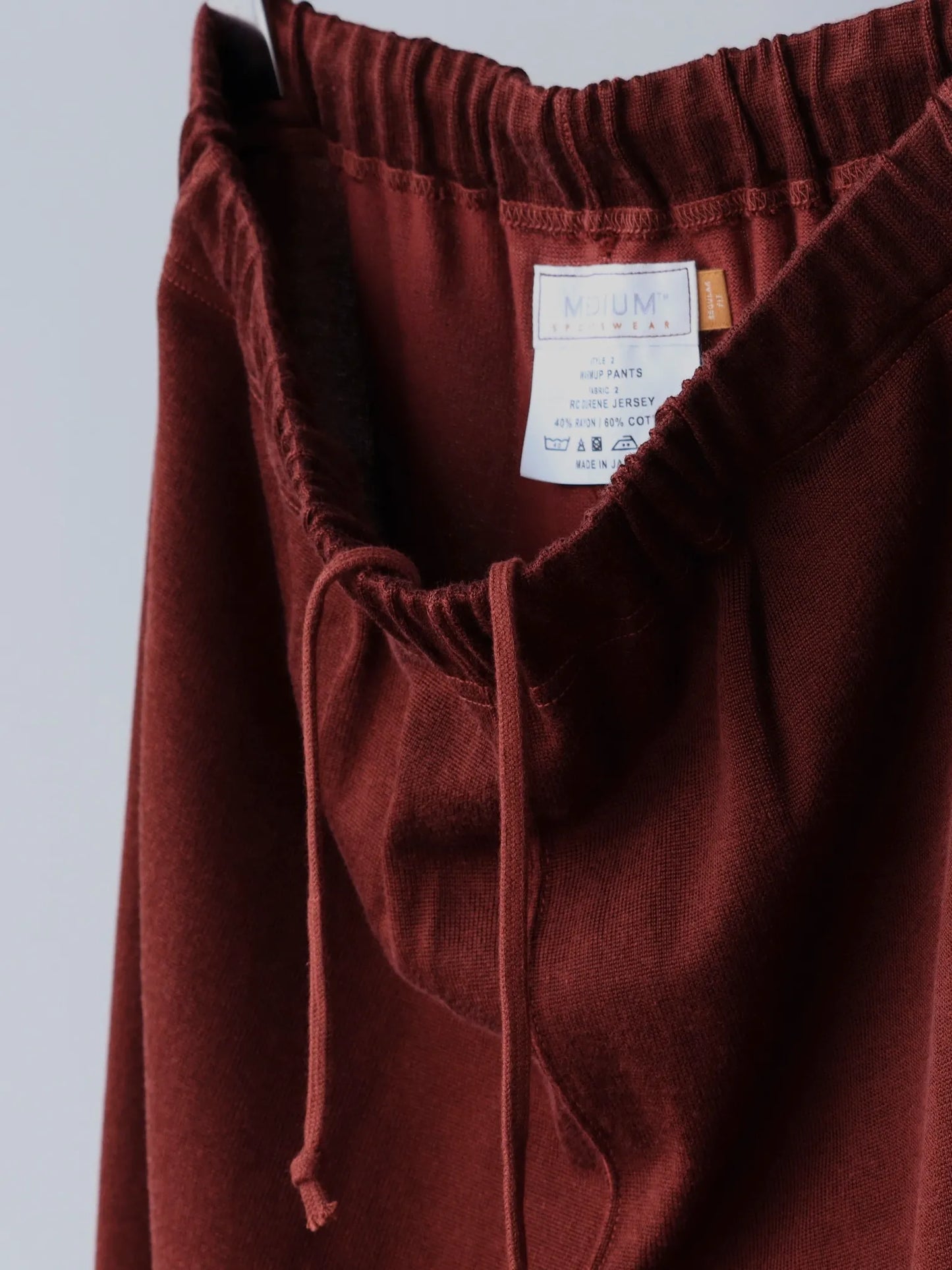 medium-sportswear-warmup-pants-shiny-wine-7