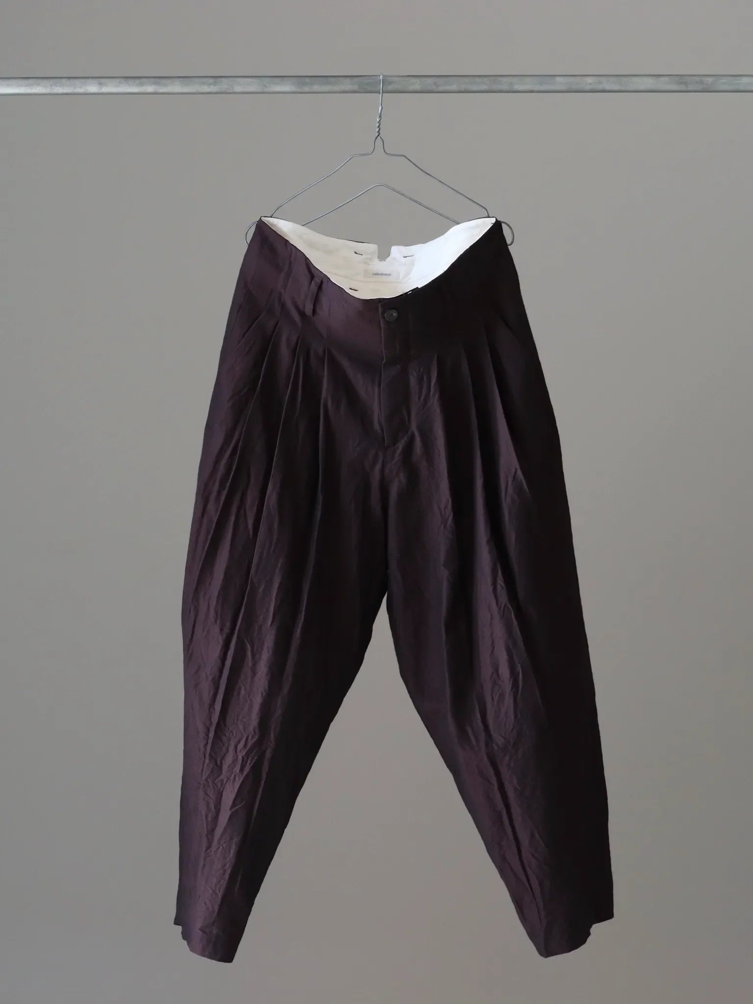 calmlence TRIPLE PLEATED WIDE TAPERED TROUSER DARK BROWN calmlence TRIPLE PLEATED WIDE TAPERED TROUSER DARK BROWN