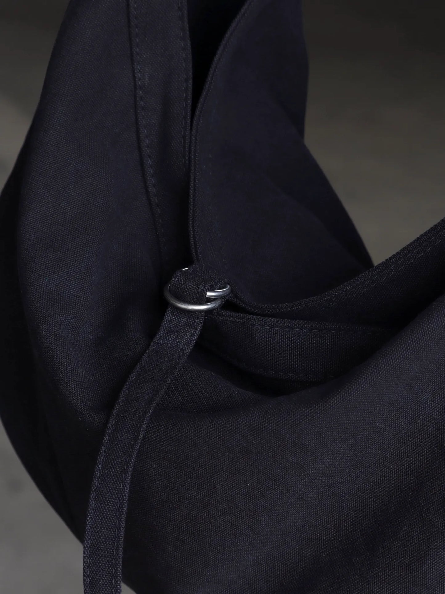 t-t-newsboy-bag-black-3