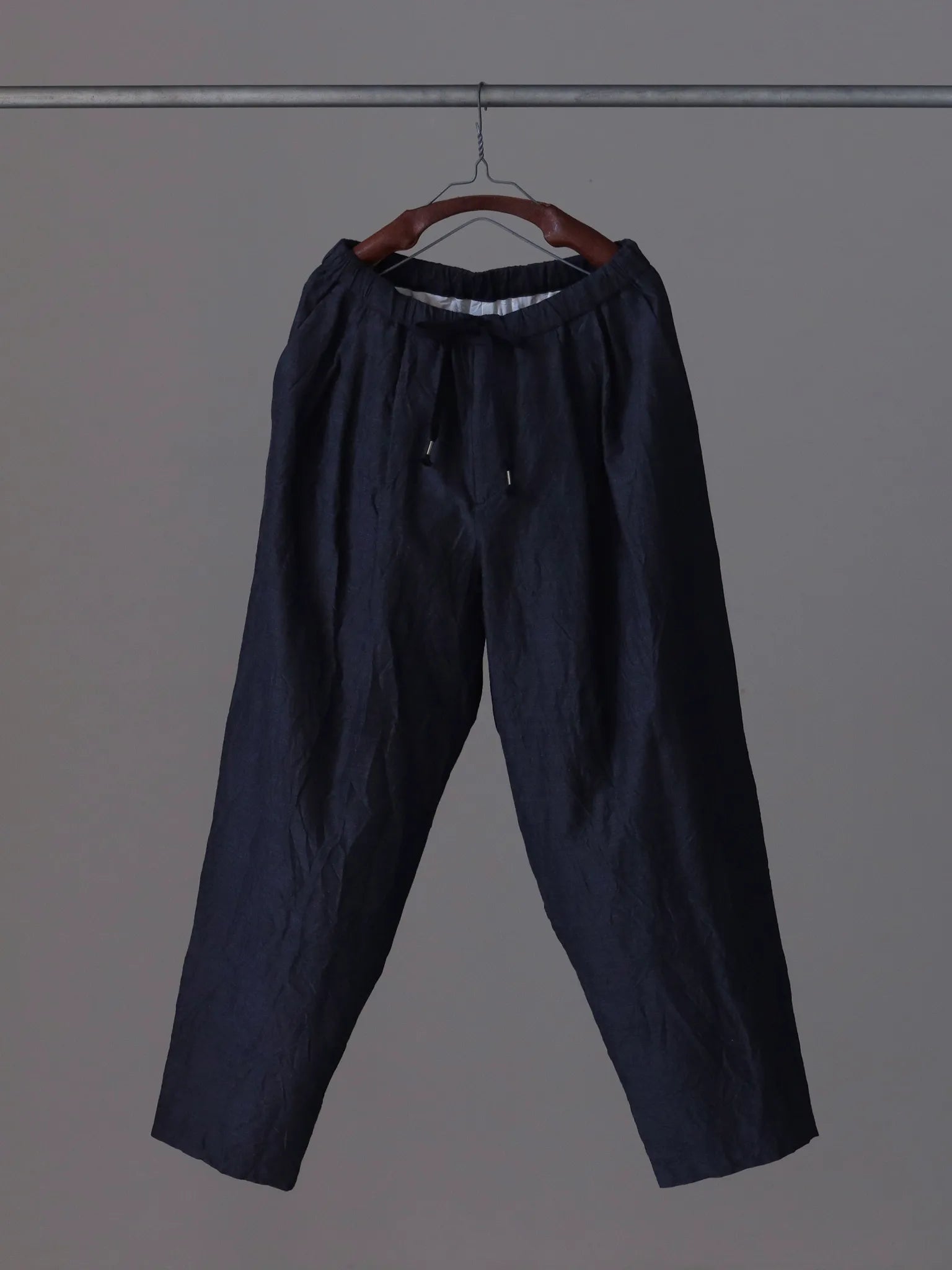 calmlence DOUBLE PLEATED EASY TAPERED GRY | CASANOVA&CO