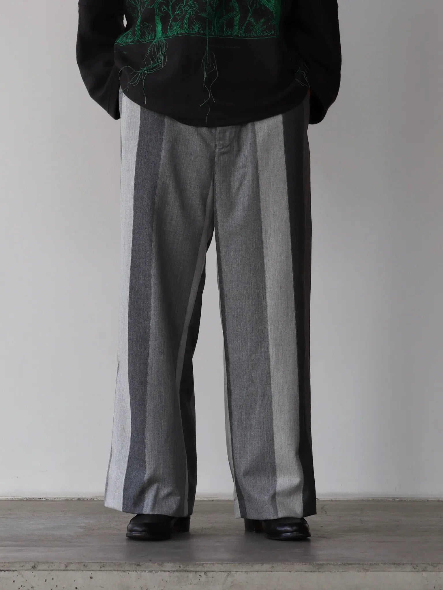 amachi. Texture Fluctuation Pants Gray | CASANOVA&CO (カサノヴァ