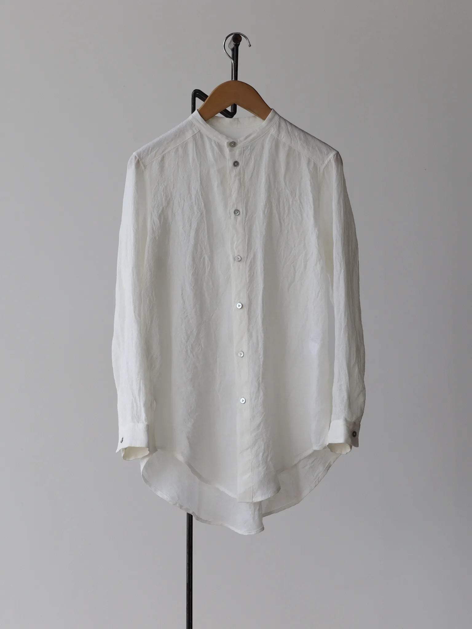 amachi. | Side Slit Shirt Off White