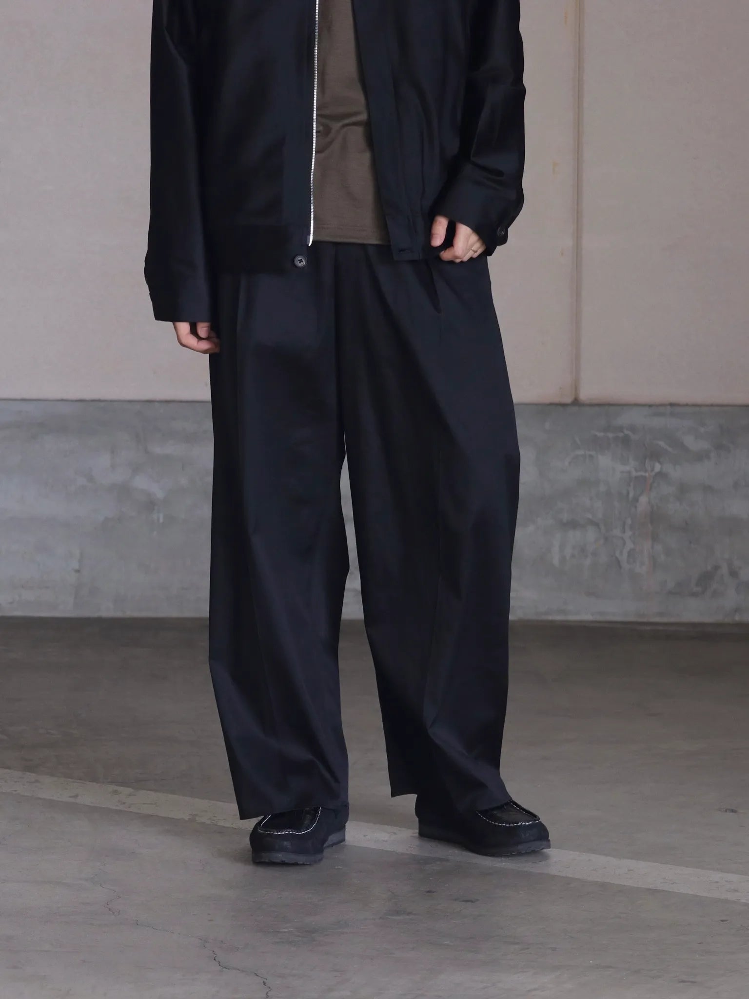 nonnotte Draping Elastic In Tuck Wide Trousers Caviar nonnotte Draping Elastic In Tuck Wide Trousers Caviar