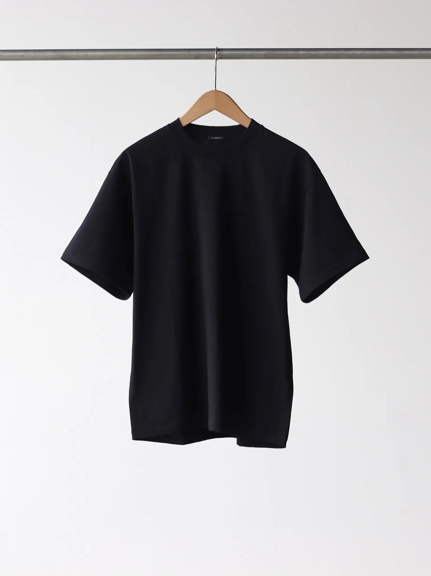 comoli-コットンジャージ-半袖tシャツ-black-1