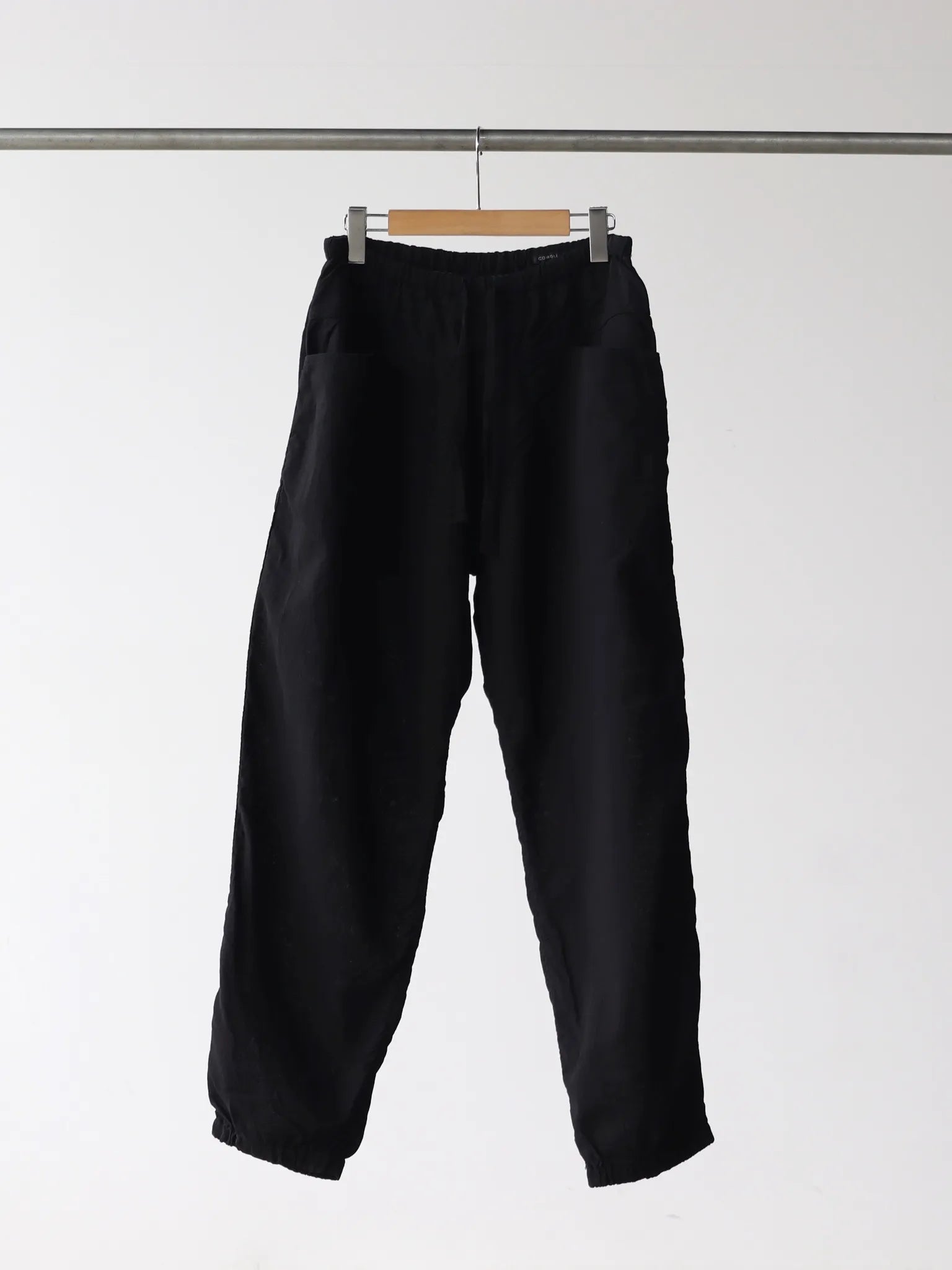 24ss COMOLI コモリ オックスドローストリングパンツ ブラック 1 24ss COMOLI コモリ オックスドローストリングパンツ ブラック 1