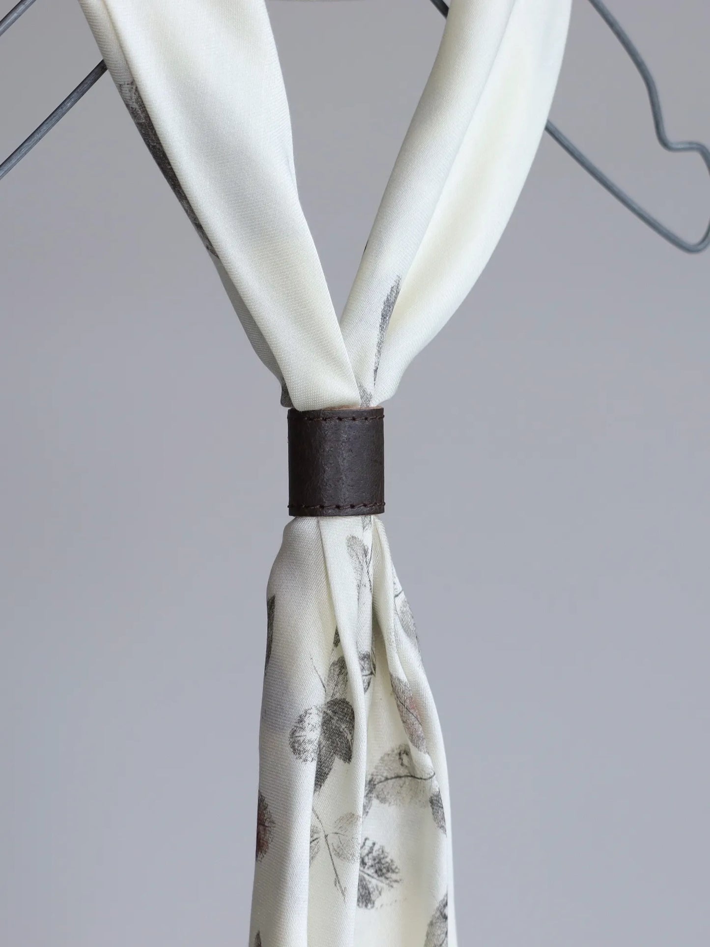 silvana-manetti-clip-knot-dark-brown-2