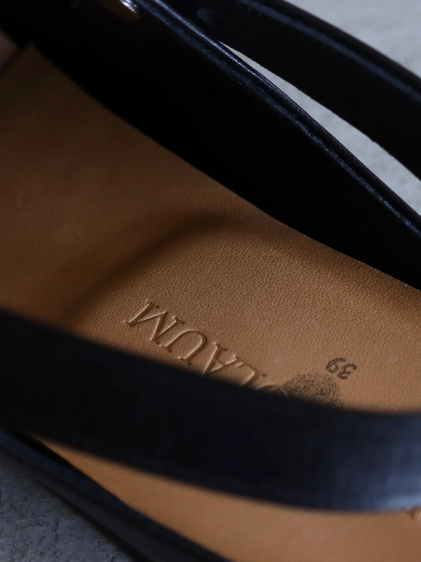 petrosolaum-cage-sandal-horse-membrane-black-8