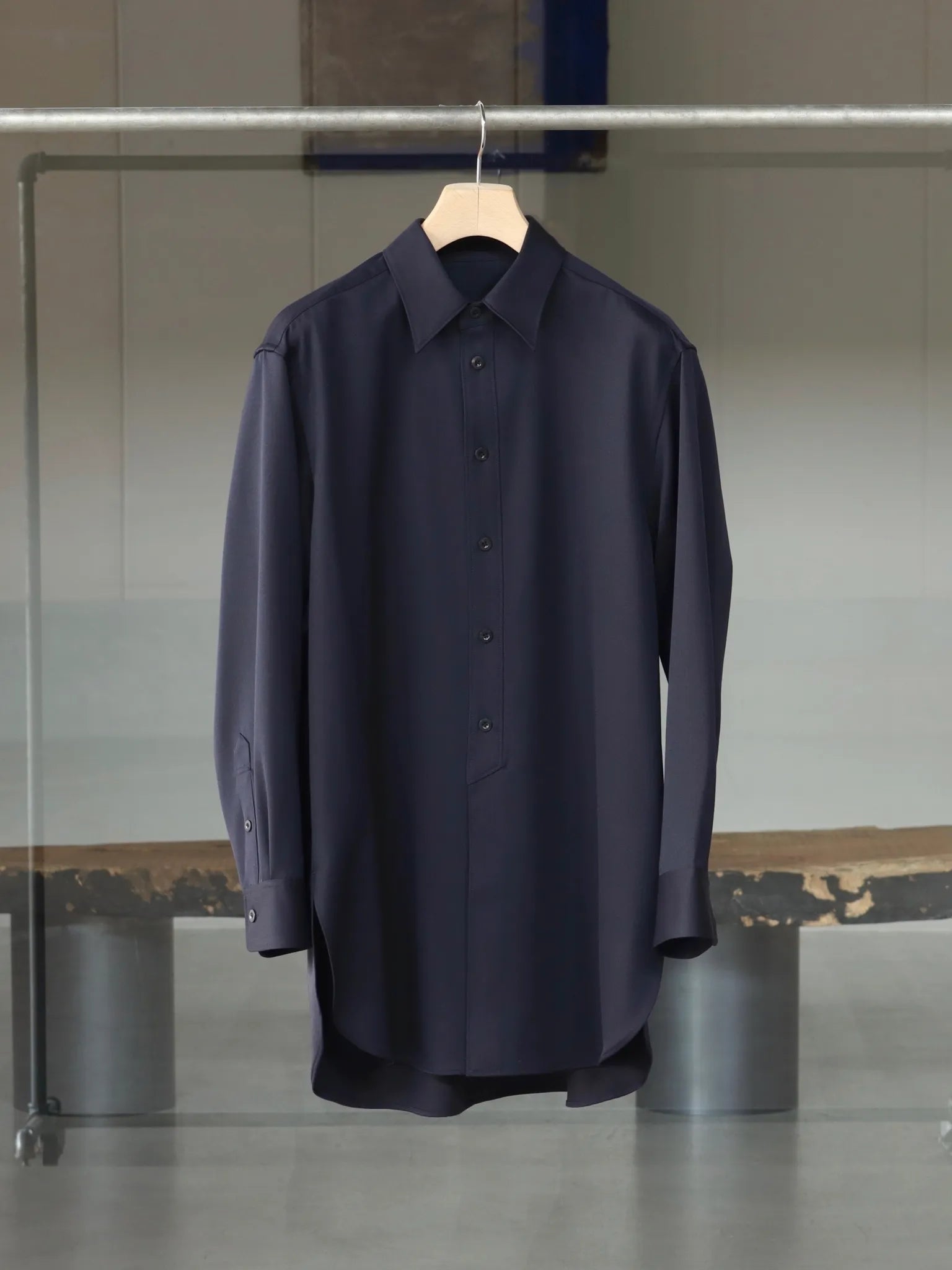 IRENISA MIDDLE LENGTH SHIRT NAVY | CASANOVA&CO (カサノヴァアンド IRENISA MIDDLE LENGTH SHIRT NAVY | CASANOVA&CO (カサノヴァアンド