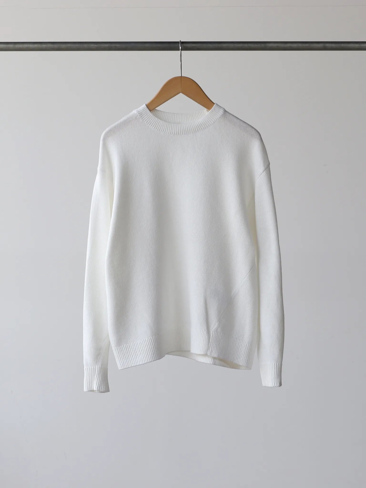 COMOLI 7G クルーネックニット WHITE | CASANOVA&CO (カサノヴァアンド COMOLI 7G クルーネックニット WHITE | CASANOVA&CO (カサノヴァアンド