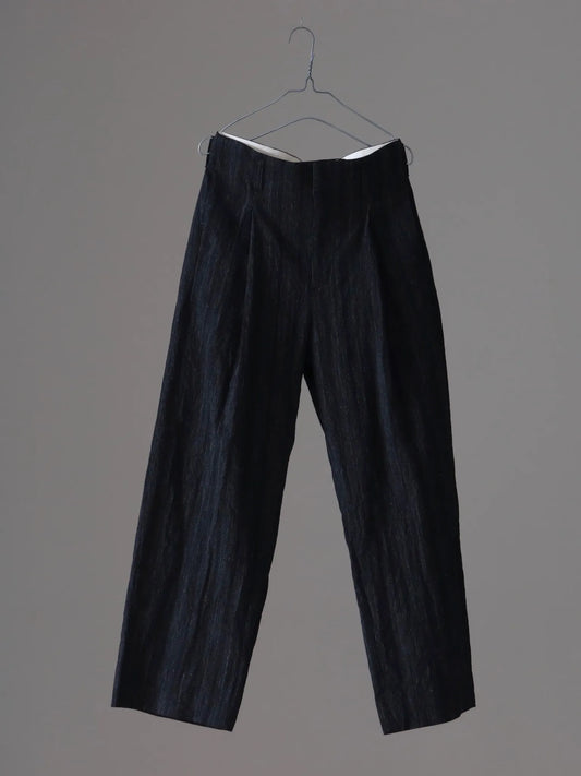 calmlence-single-pleated-wide-trouser-black-1
