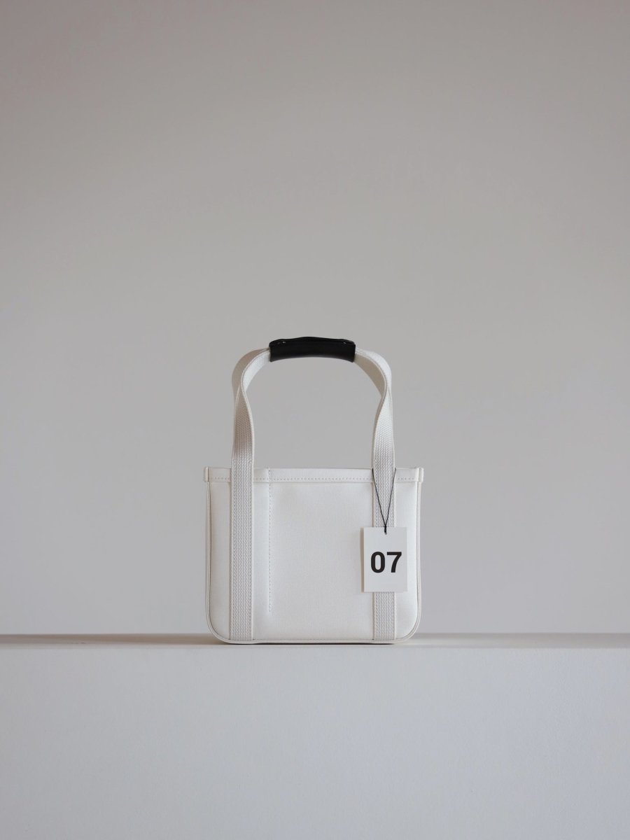 CHACOLI | FRAME TOTE 07 WHITE