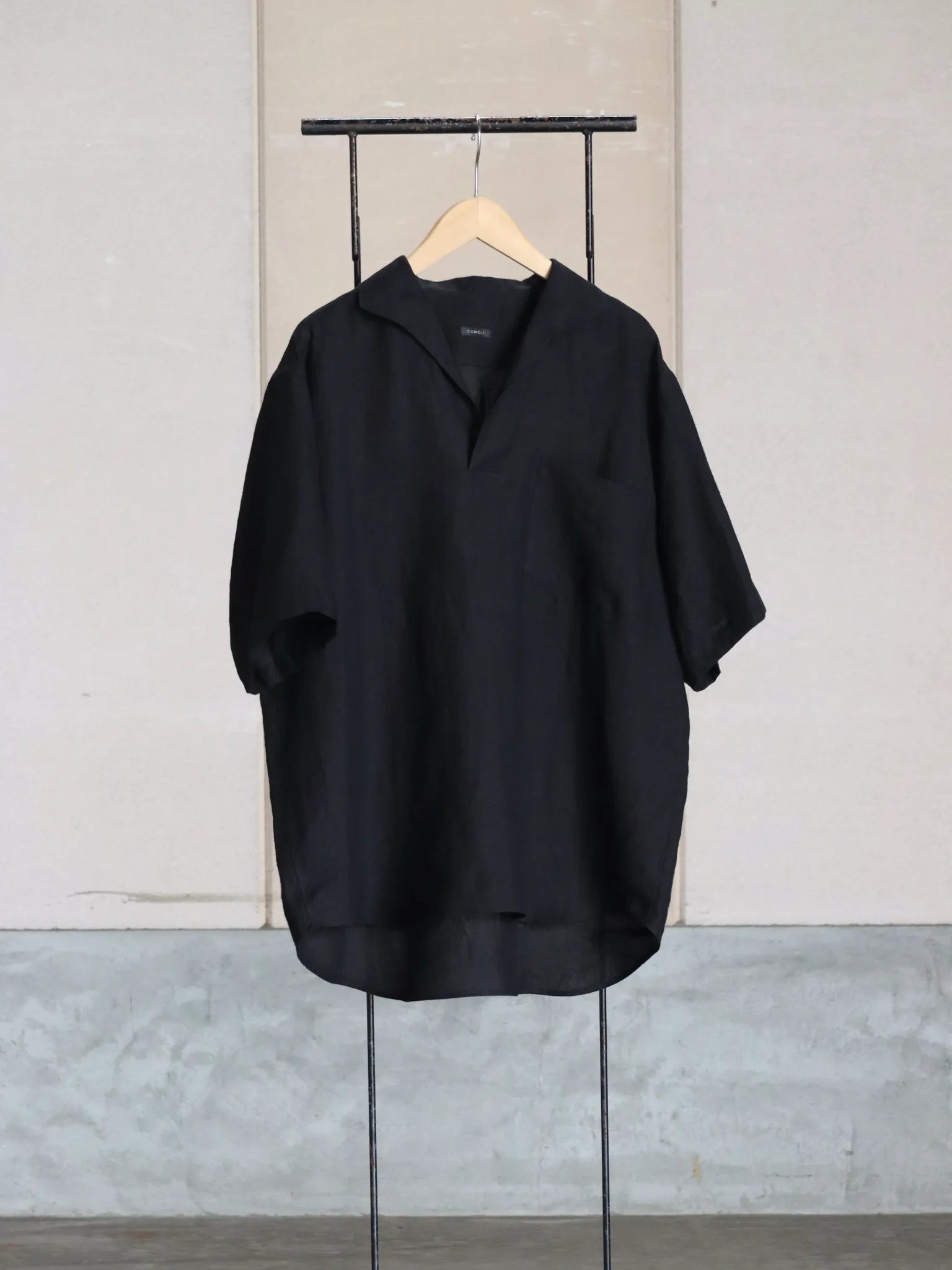COMOLI | カナパ スキッパー半袖シャツ BLACK
