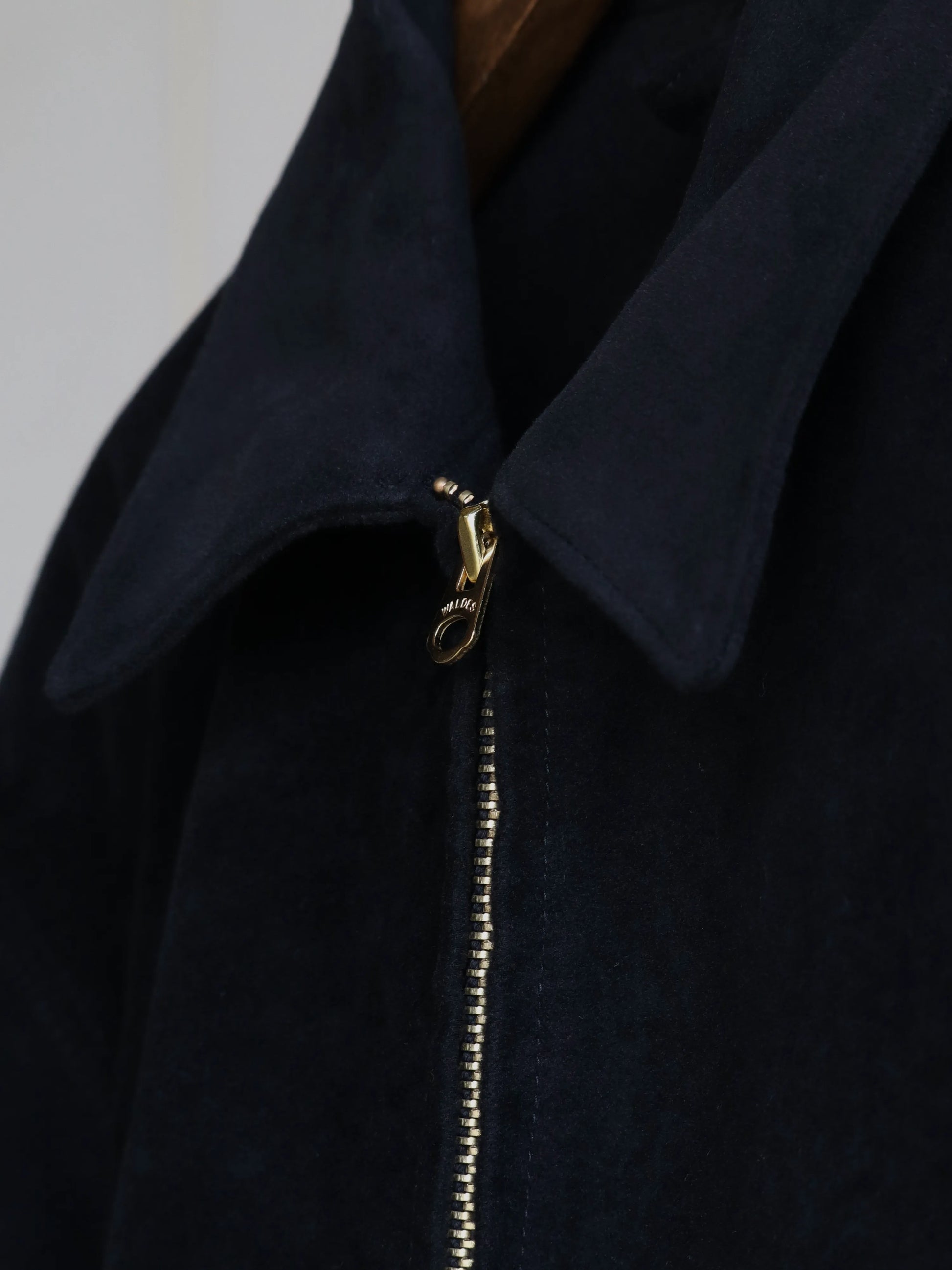 COMOLI | モールスキン ジップショートジャケット BLACK