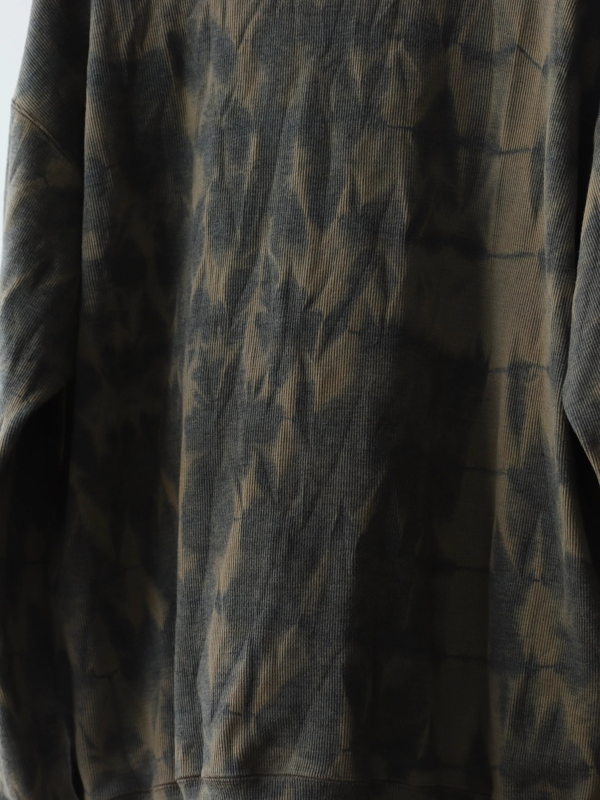 山内-有松絞り-タートルネック-オールリブトレーナー-arimatsu-khaki-8