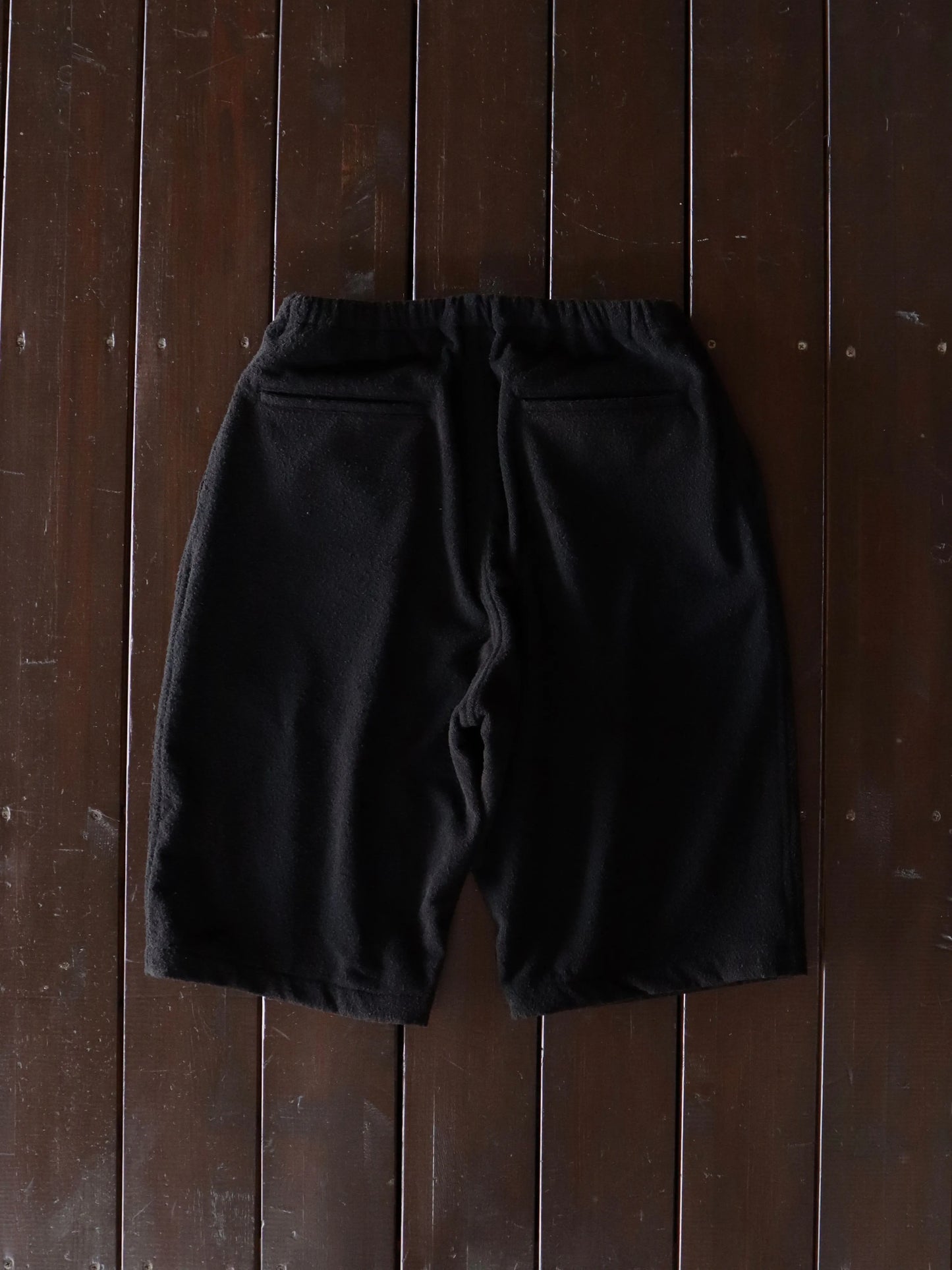 comoli-silk-pile-shorts-black-2