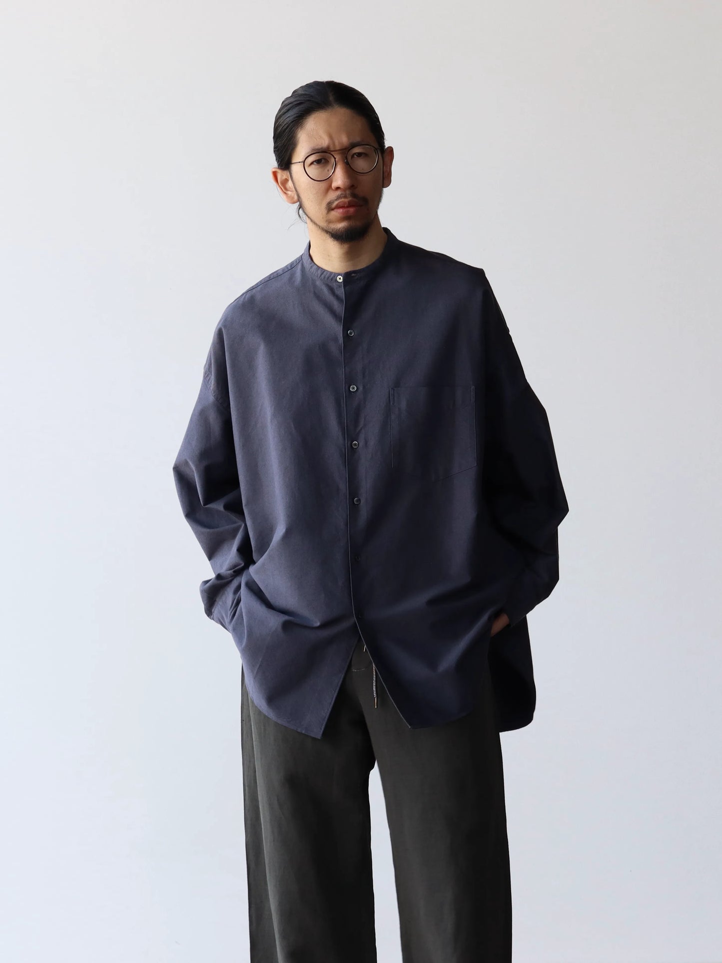 graphpaper-oxford-oversized-band-collar-shirt-gray-2