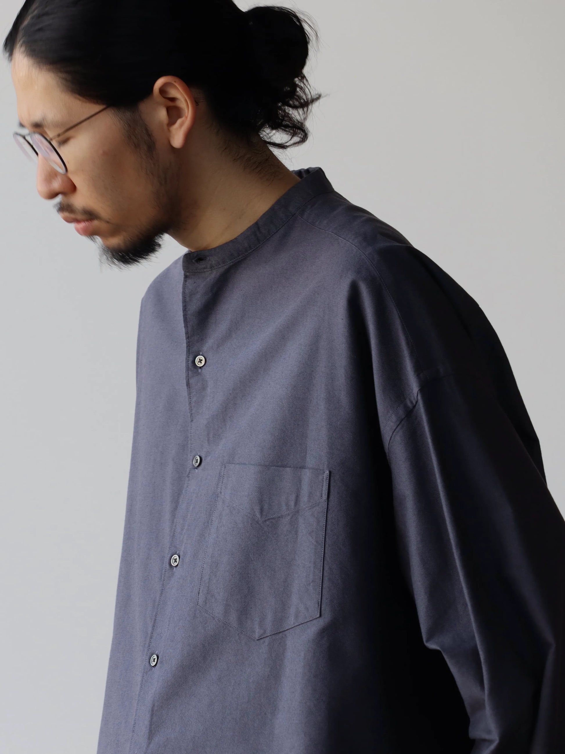 graphpaper-oxford-oversized-band-collar-shirt-gray-4