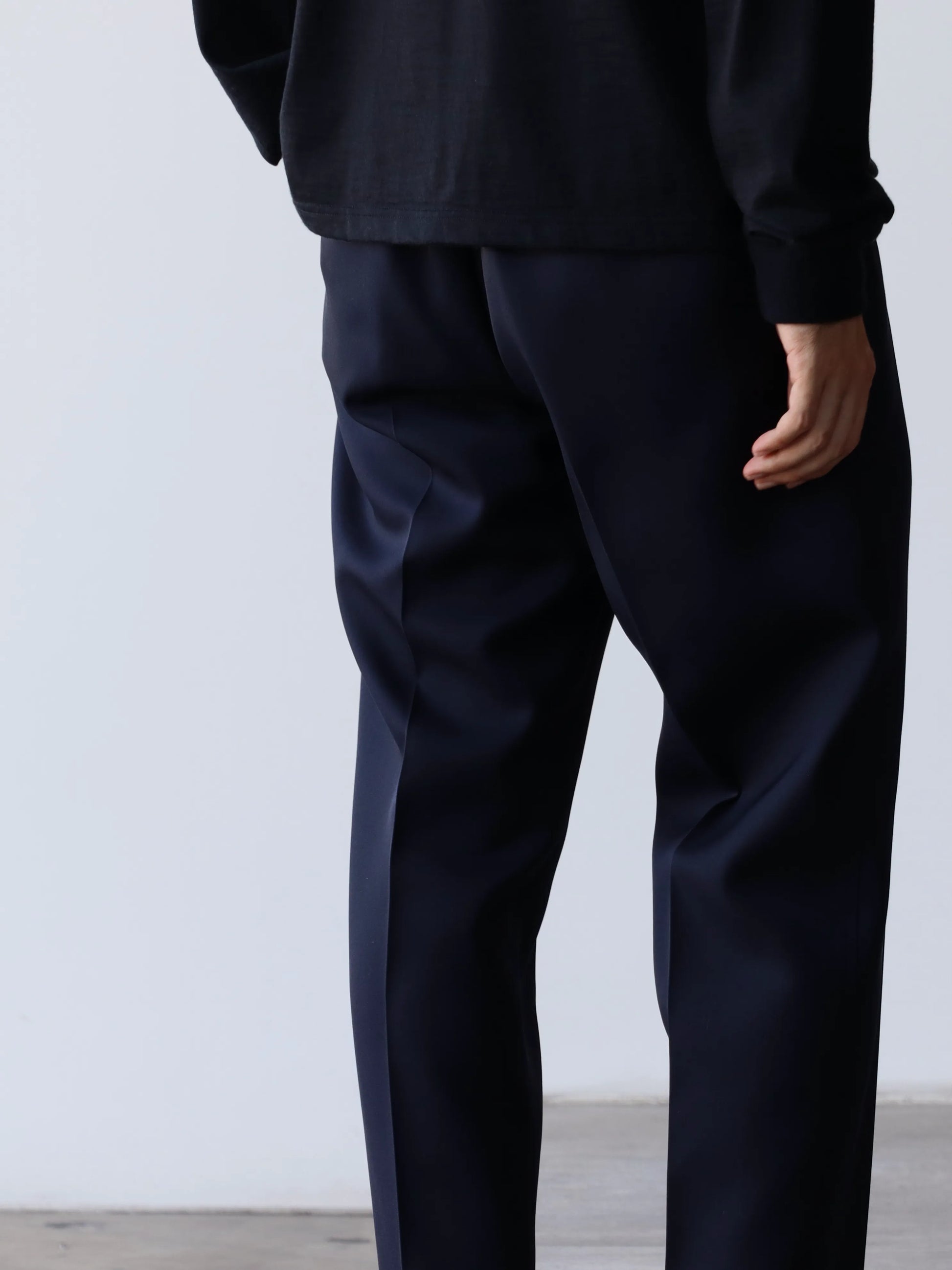 Graphpaper Scale Off Wool Tapered Slacks NAVY | CASANOVA&CO