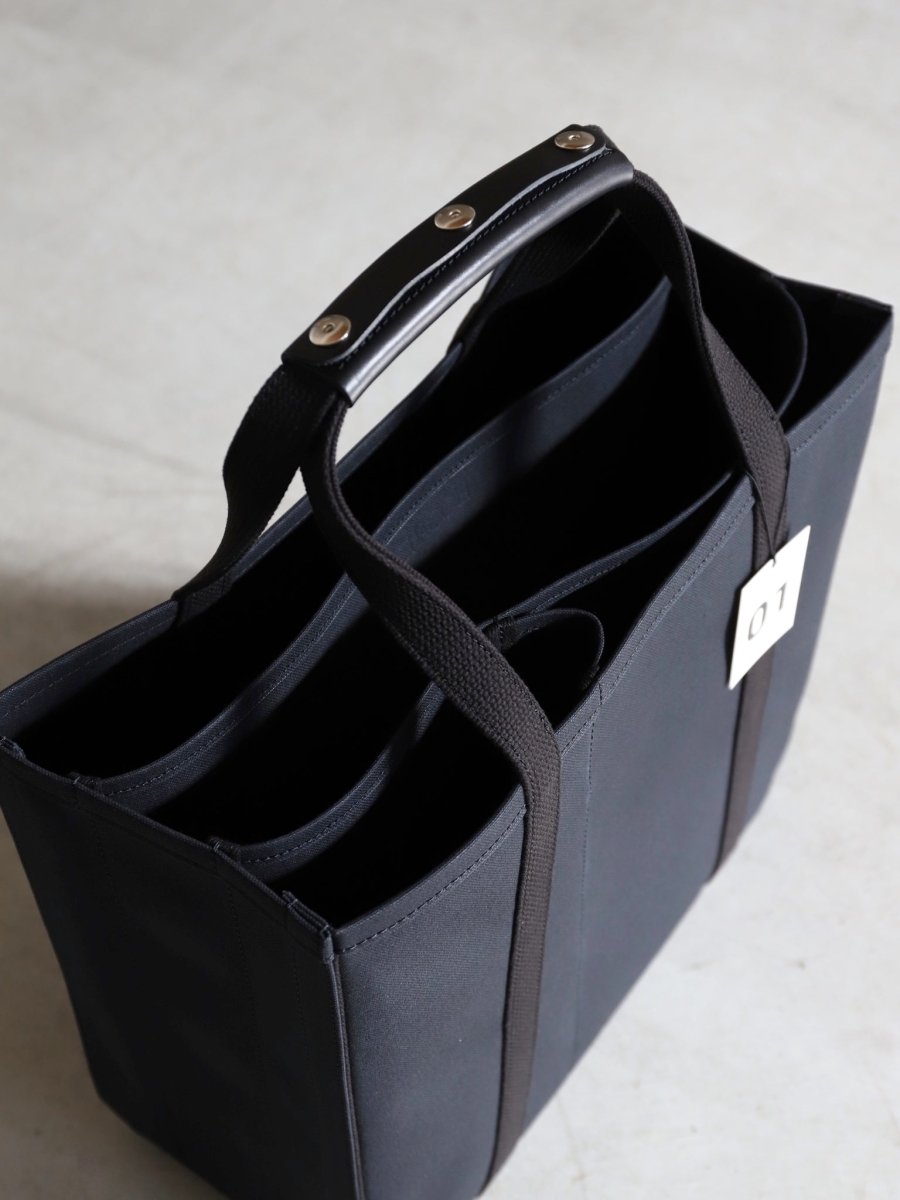 chacoli-frame-tote-01-black-4