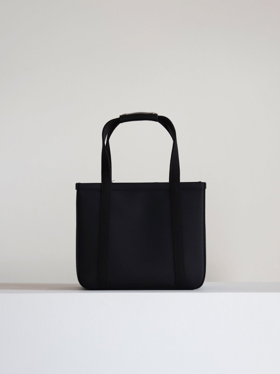 chacoli-frame-tote-05-black-2